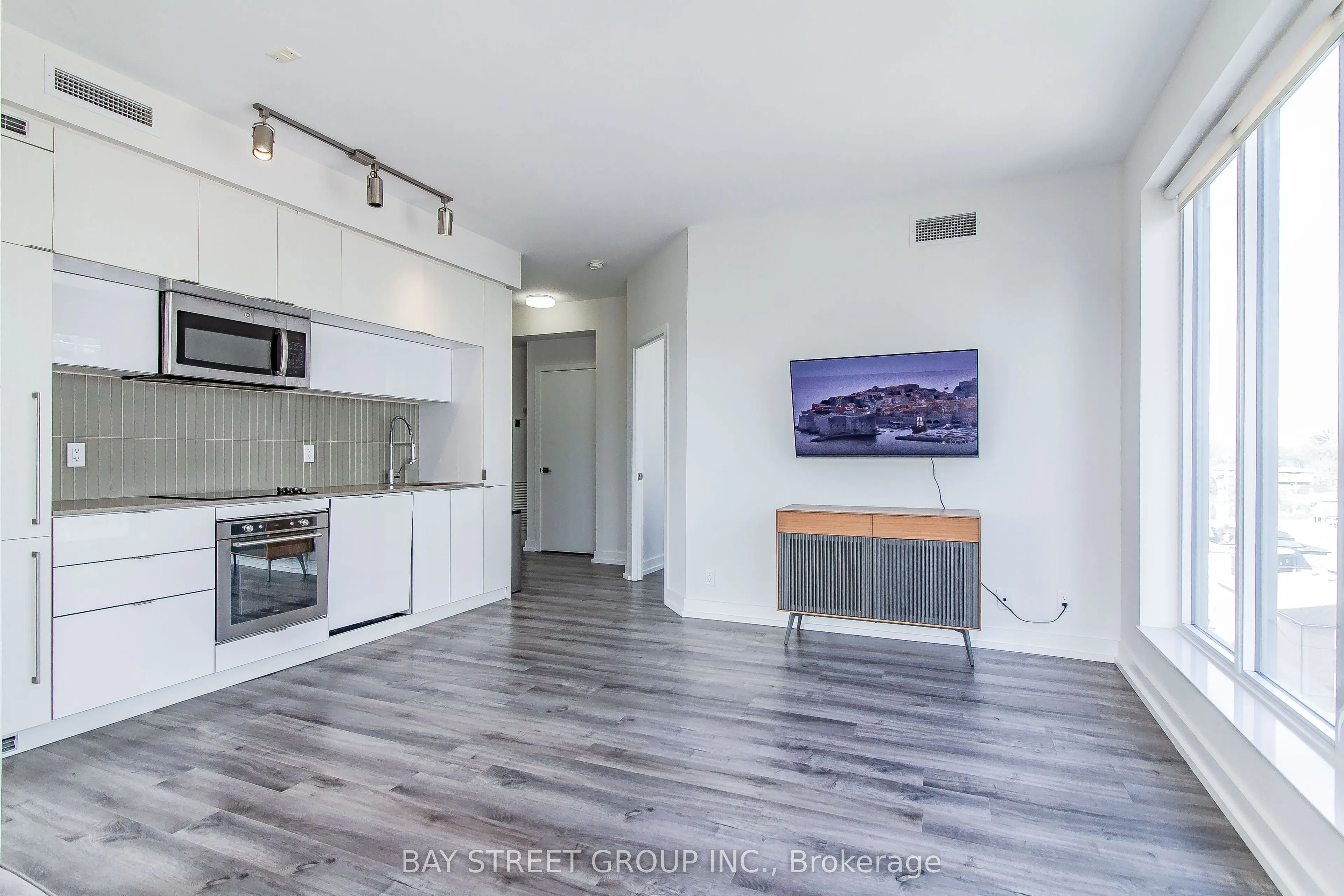28 Avondale Avenue, #702 (2nd Bedroom)