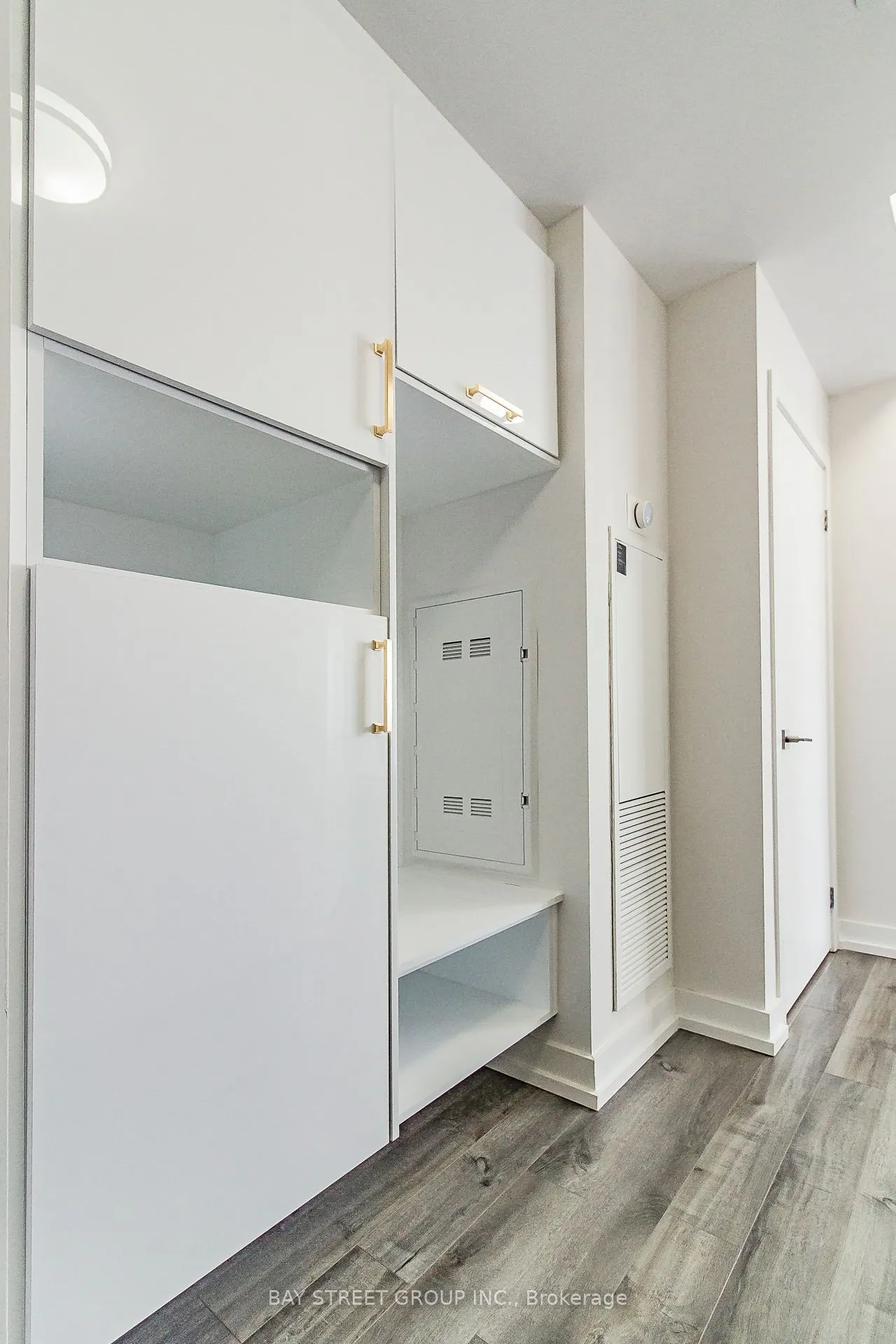 28 Avondale Avenue, #702 (2nd Bedroom)