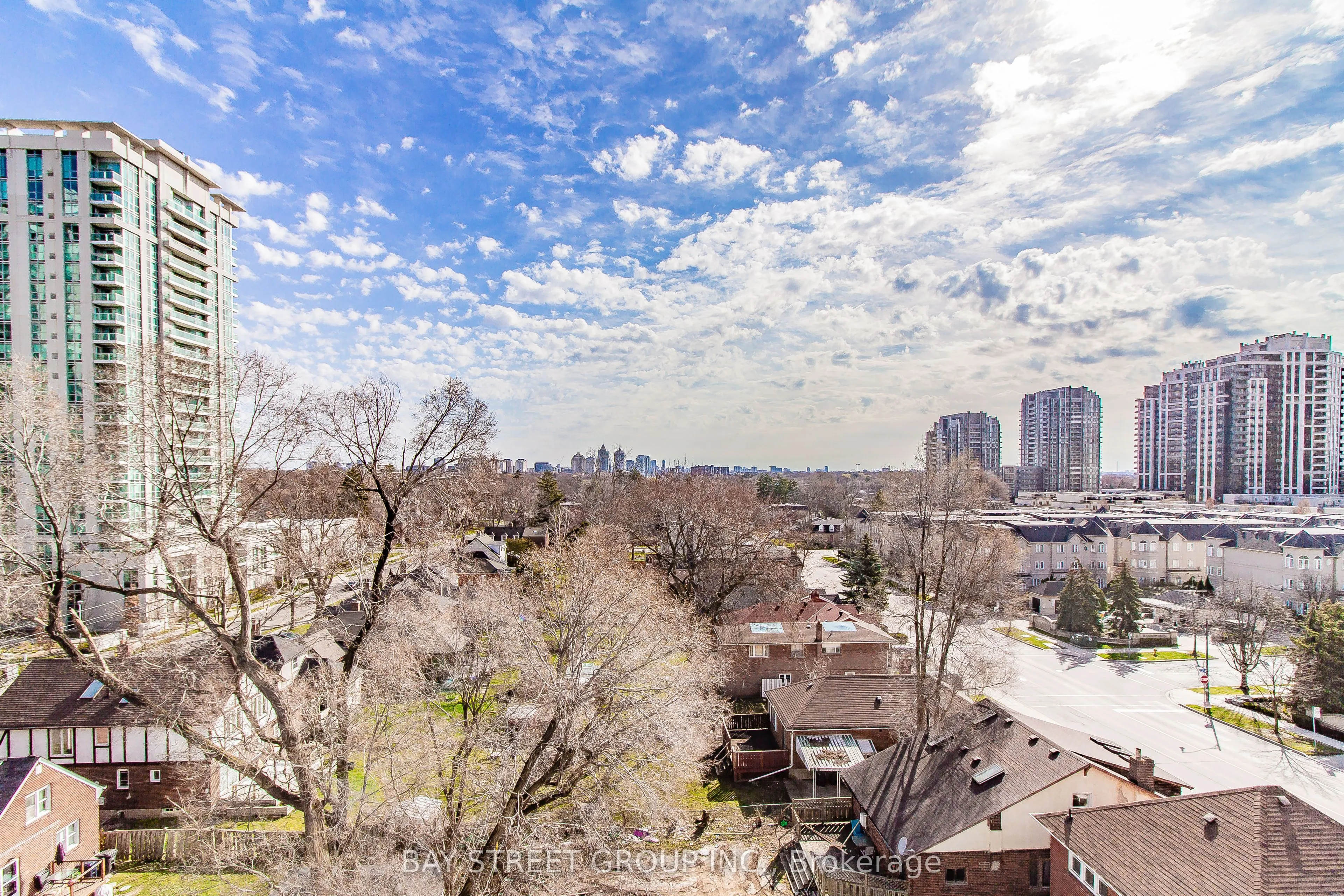 28 Avondale Avenue, #702 (2nd Bedroom)