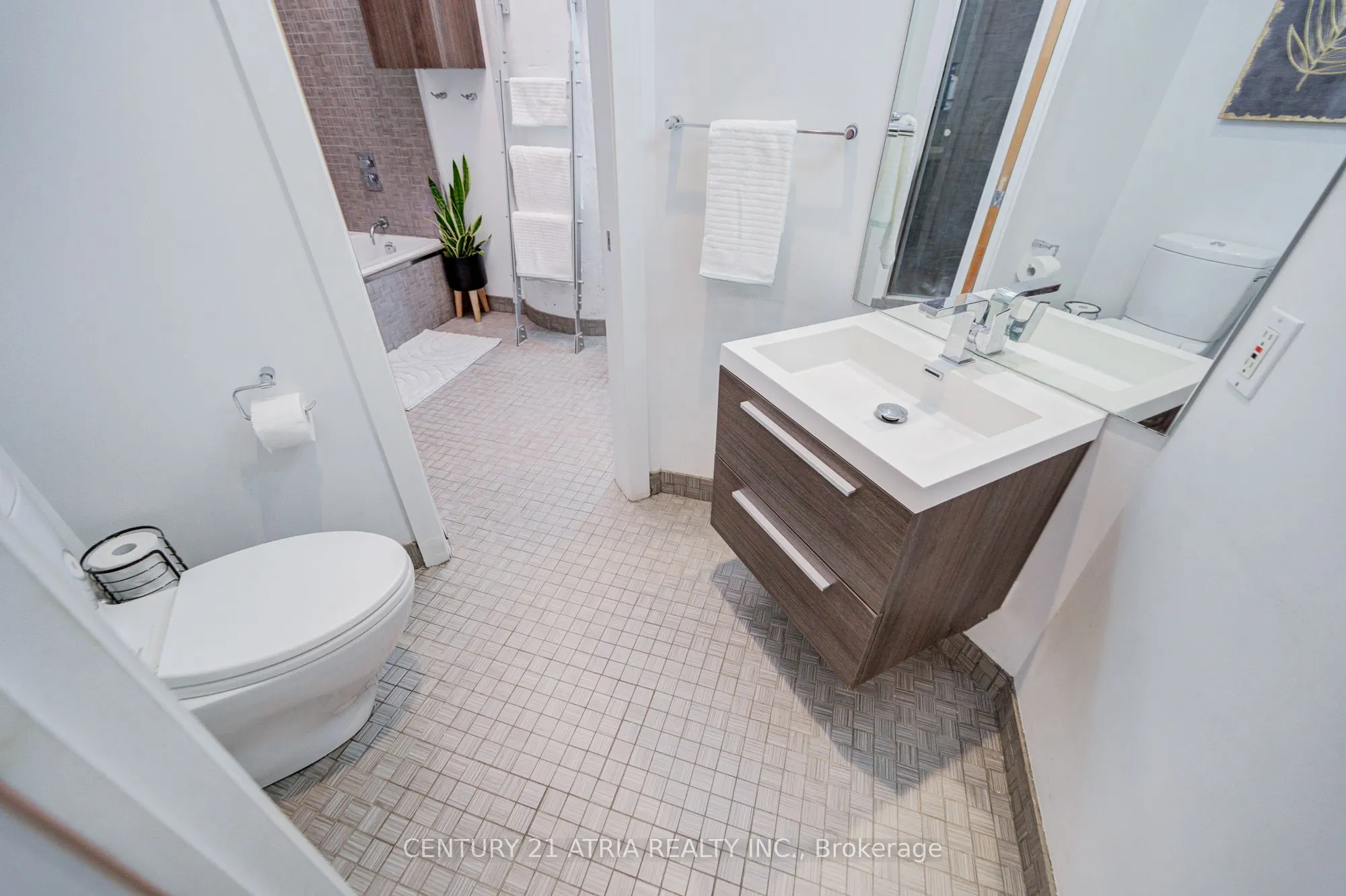 155 Dalhousie Street W, #508