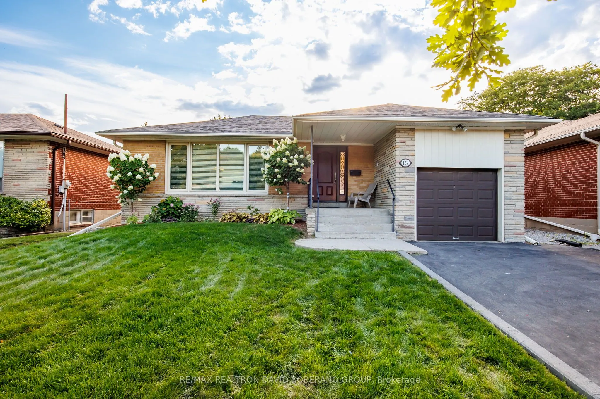 122 Collinson Boulevard