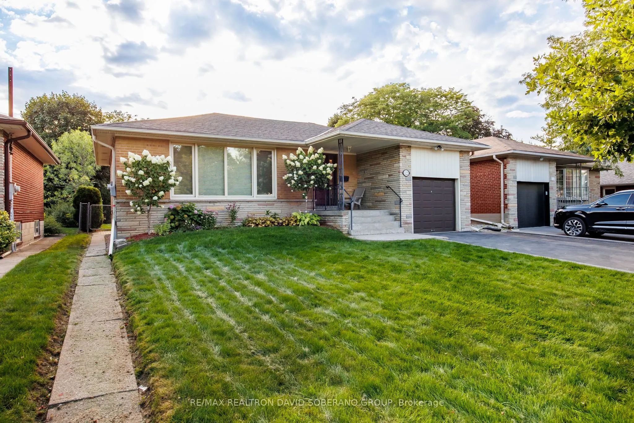 122 Collinson Boulevard