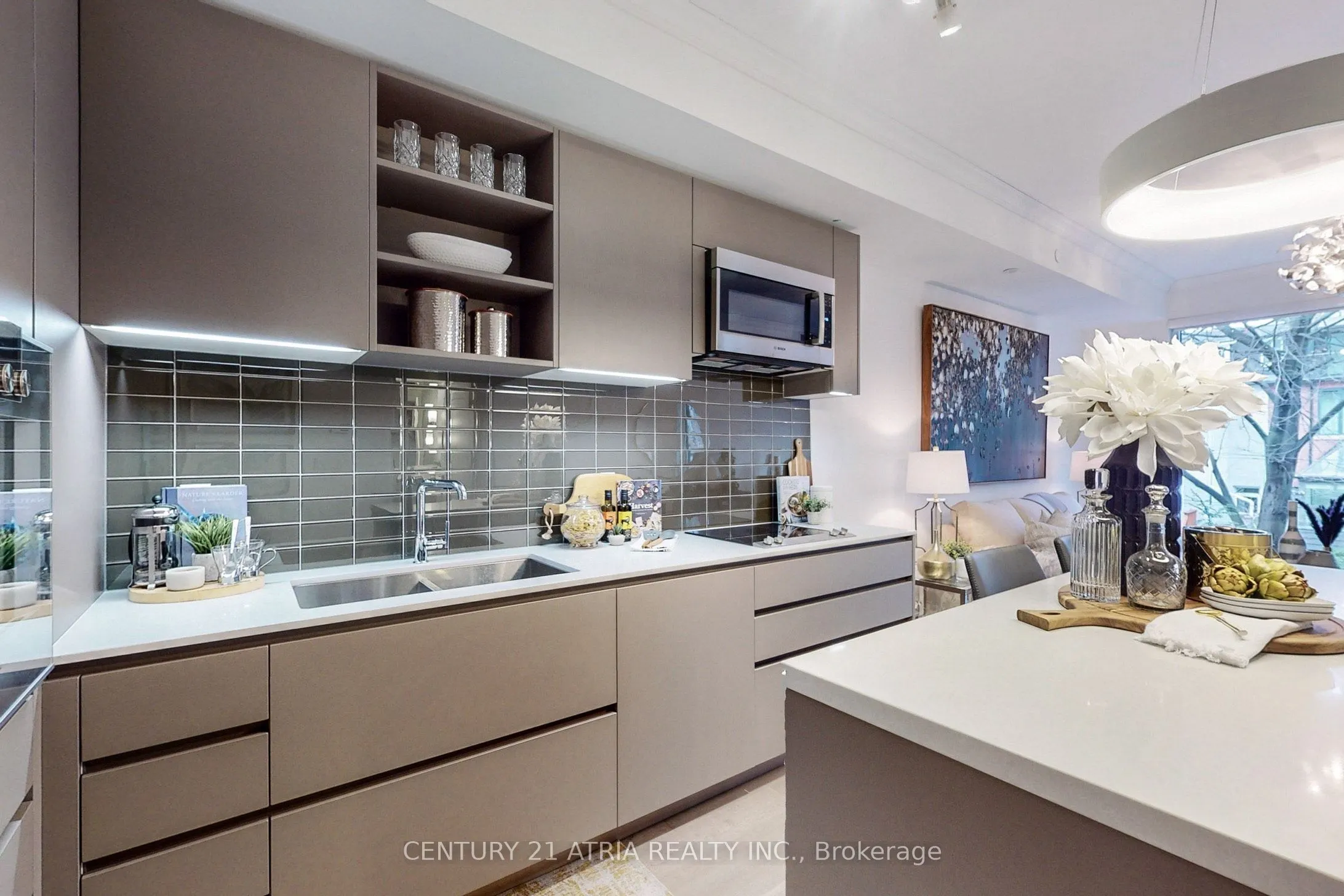 128 Pears Avenue, #305