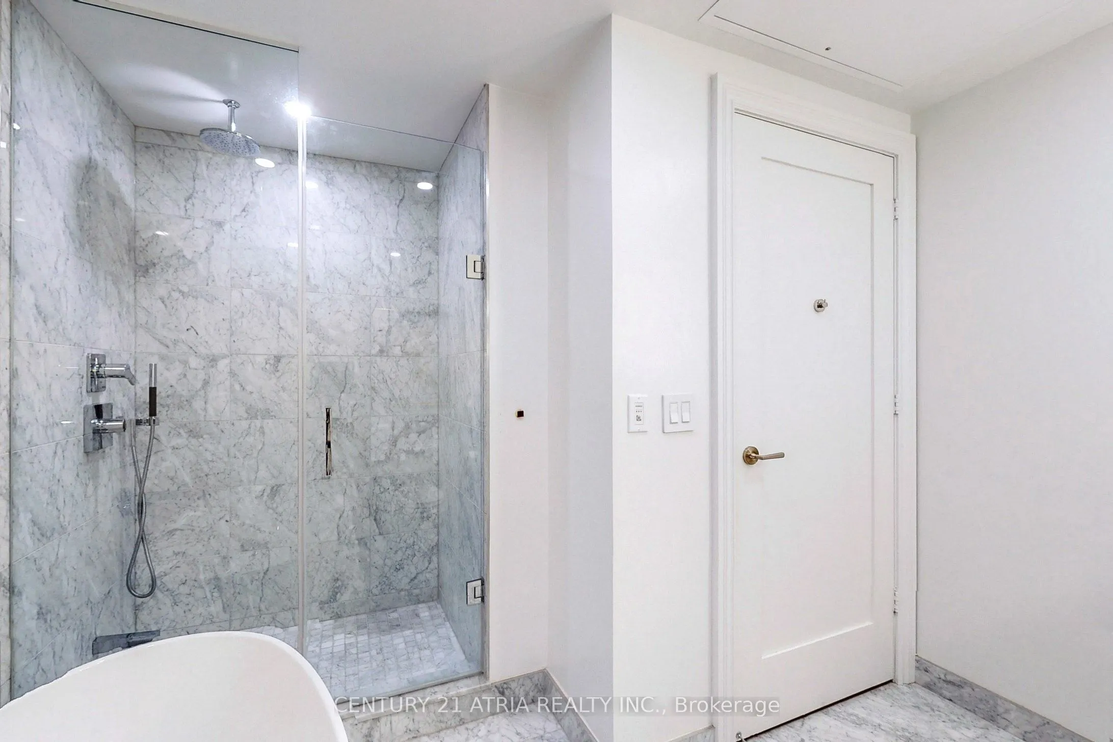 128 Pears Avenue, #305