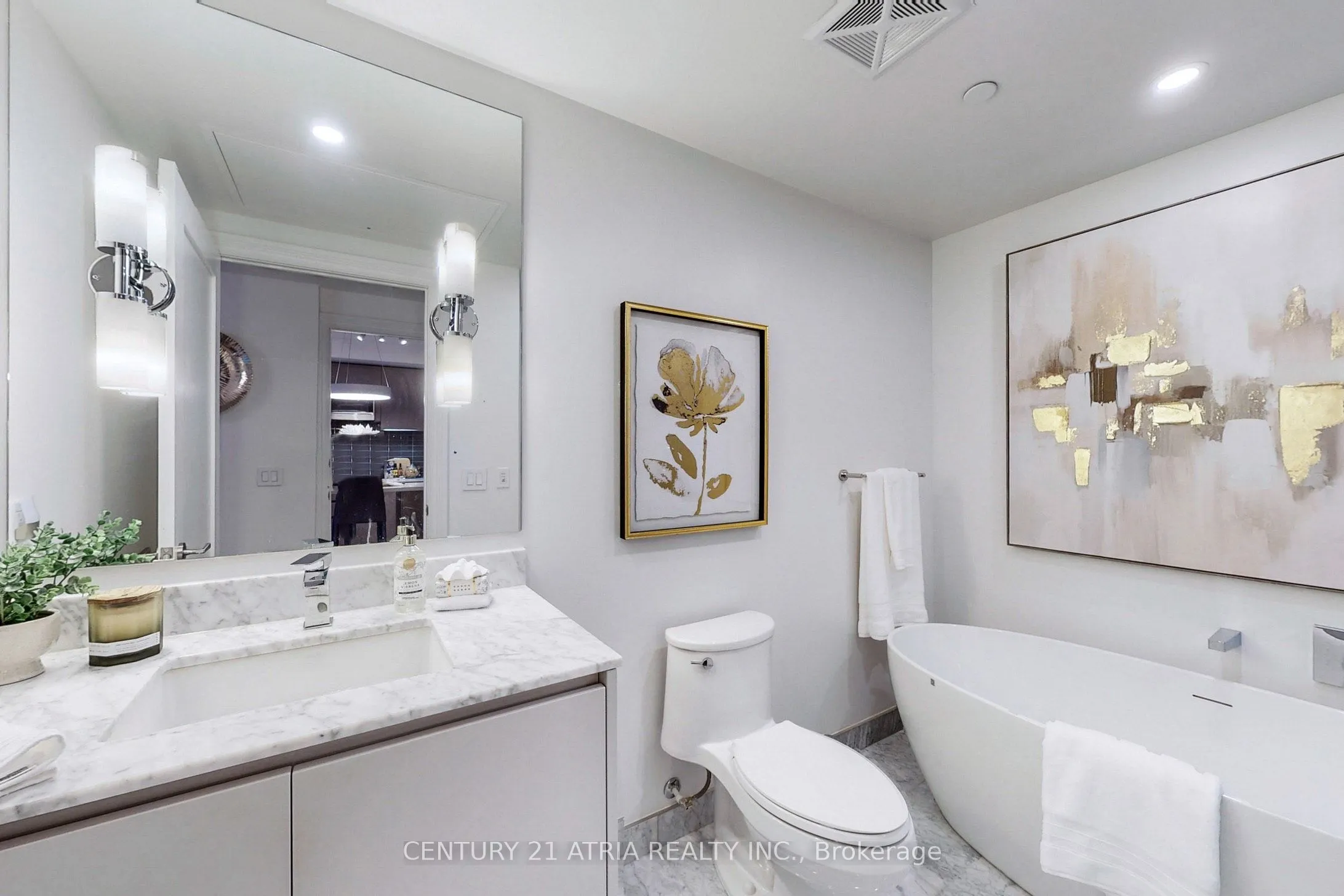 128 Pears Avenue, #305