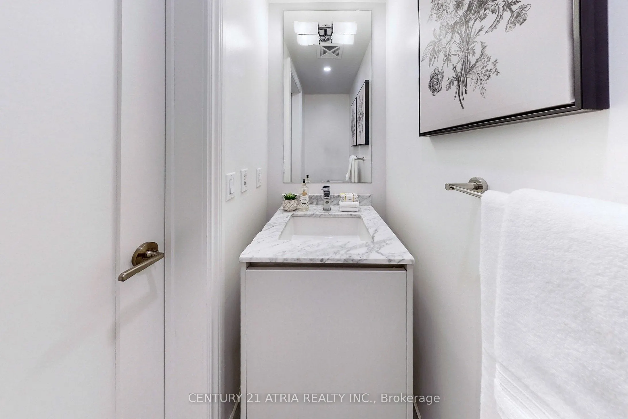 128 Pears Avenue, #305