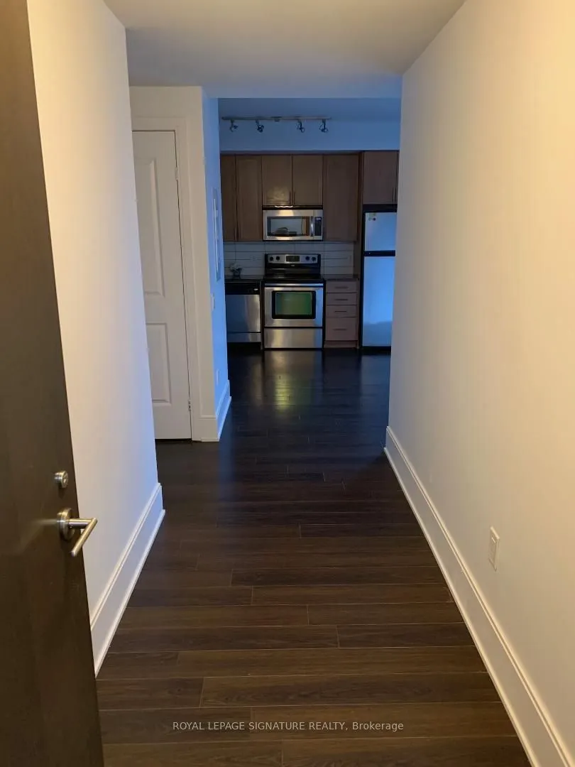 560 Front Street W, #826