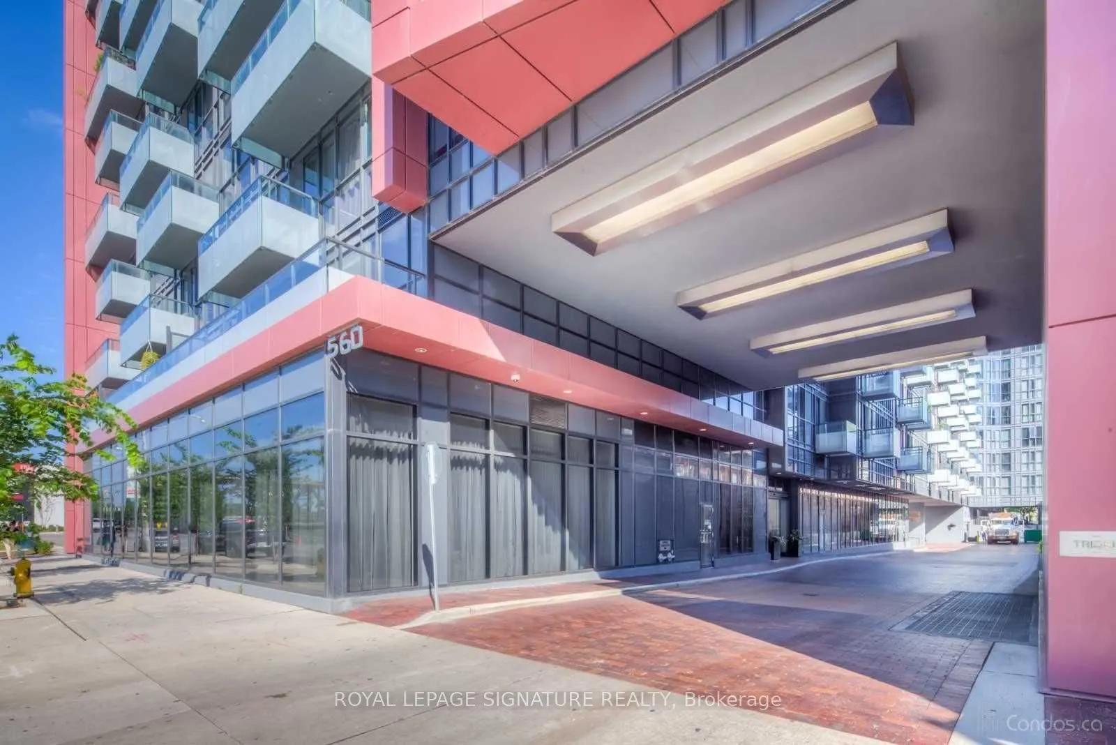 560 Front Street W, #826