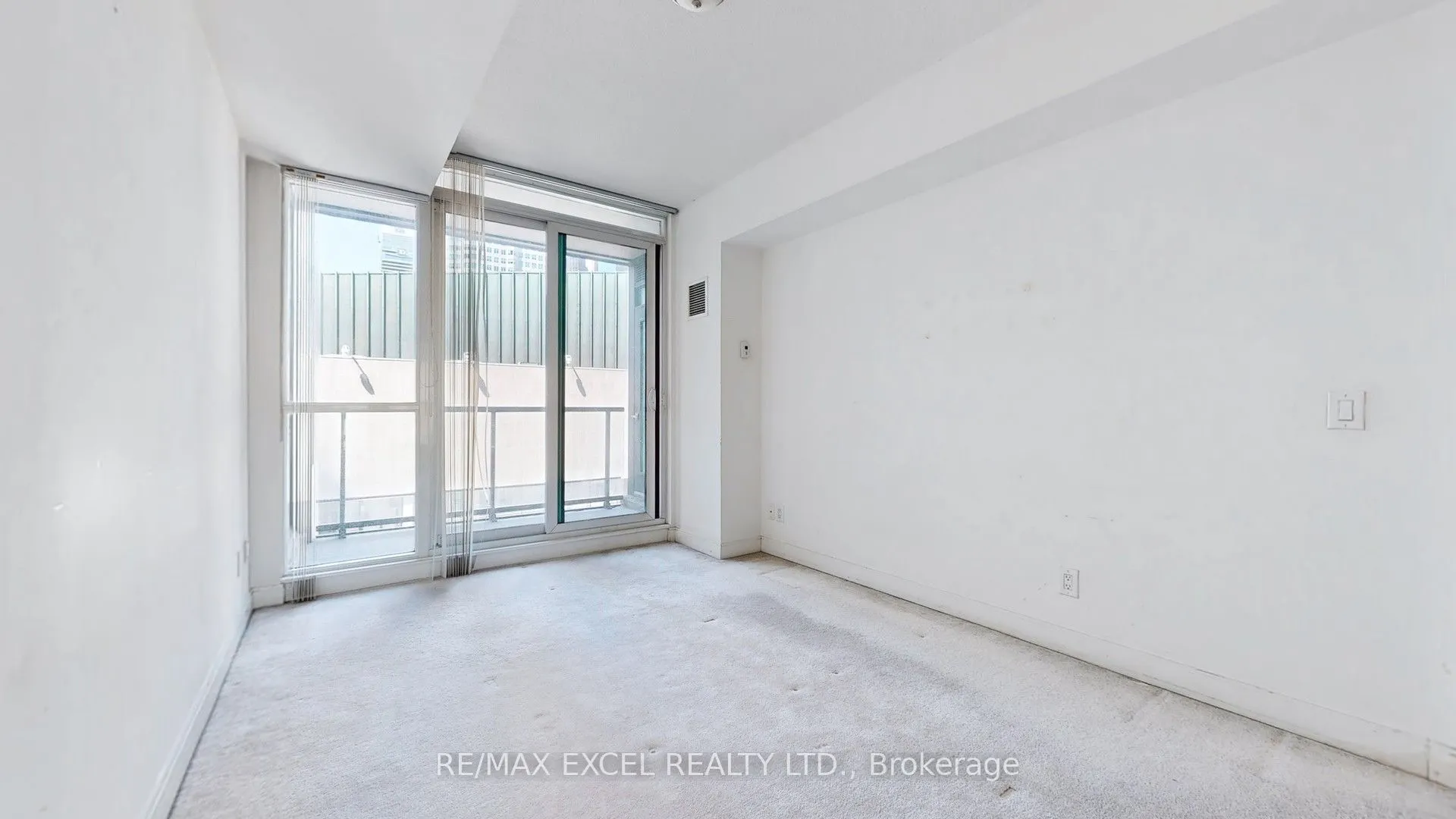 1 Scott Street, #406