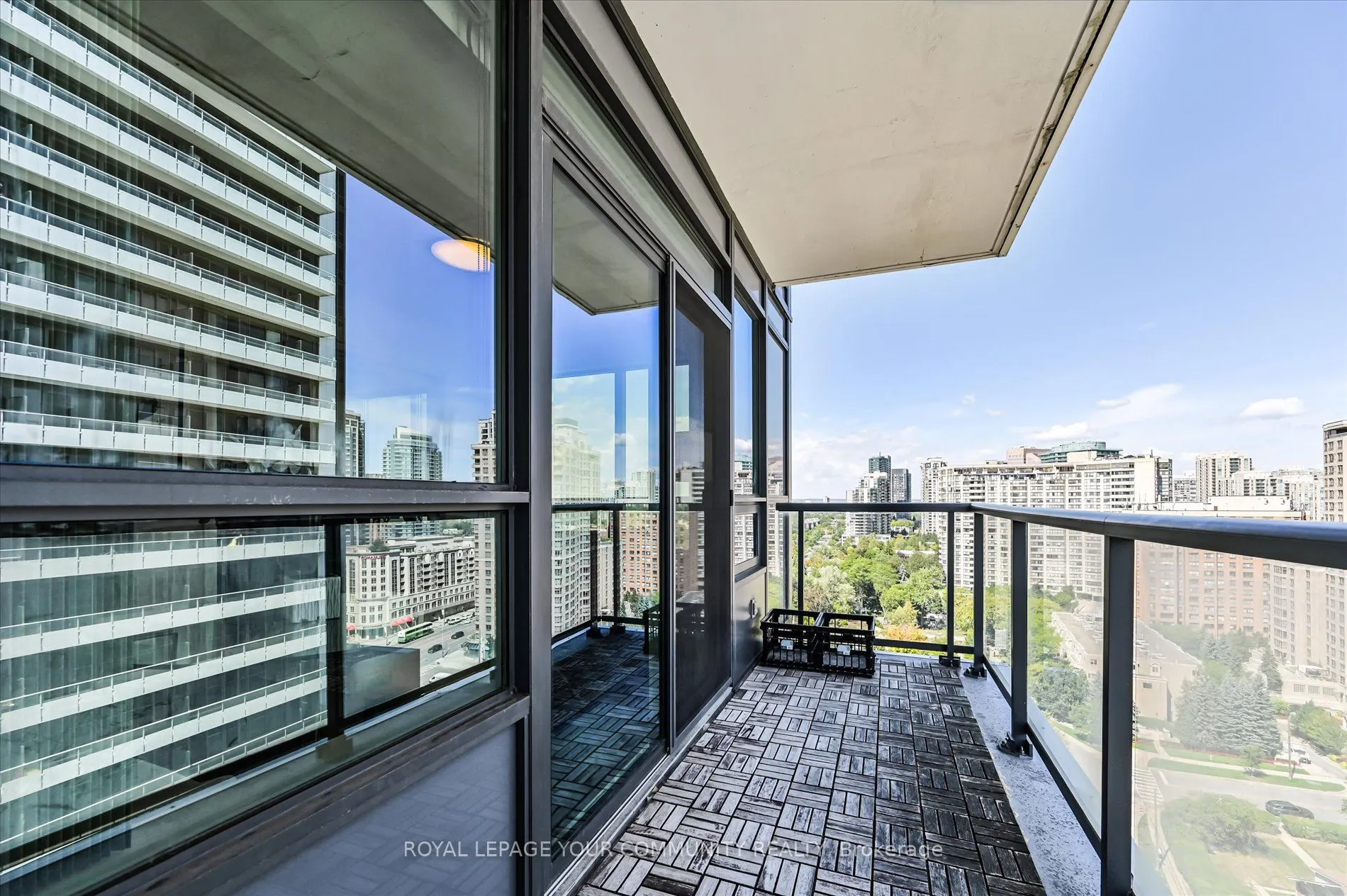 68 Canterbury Place, #1909