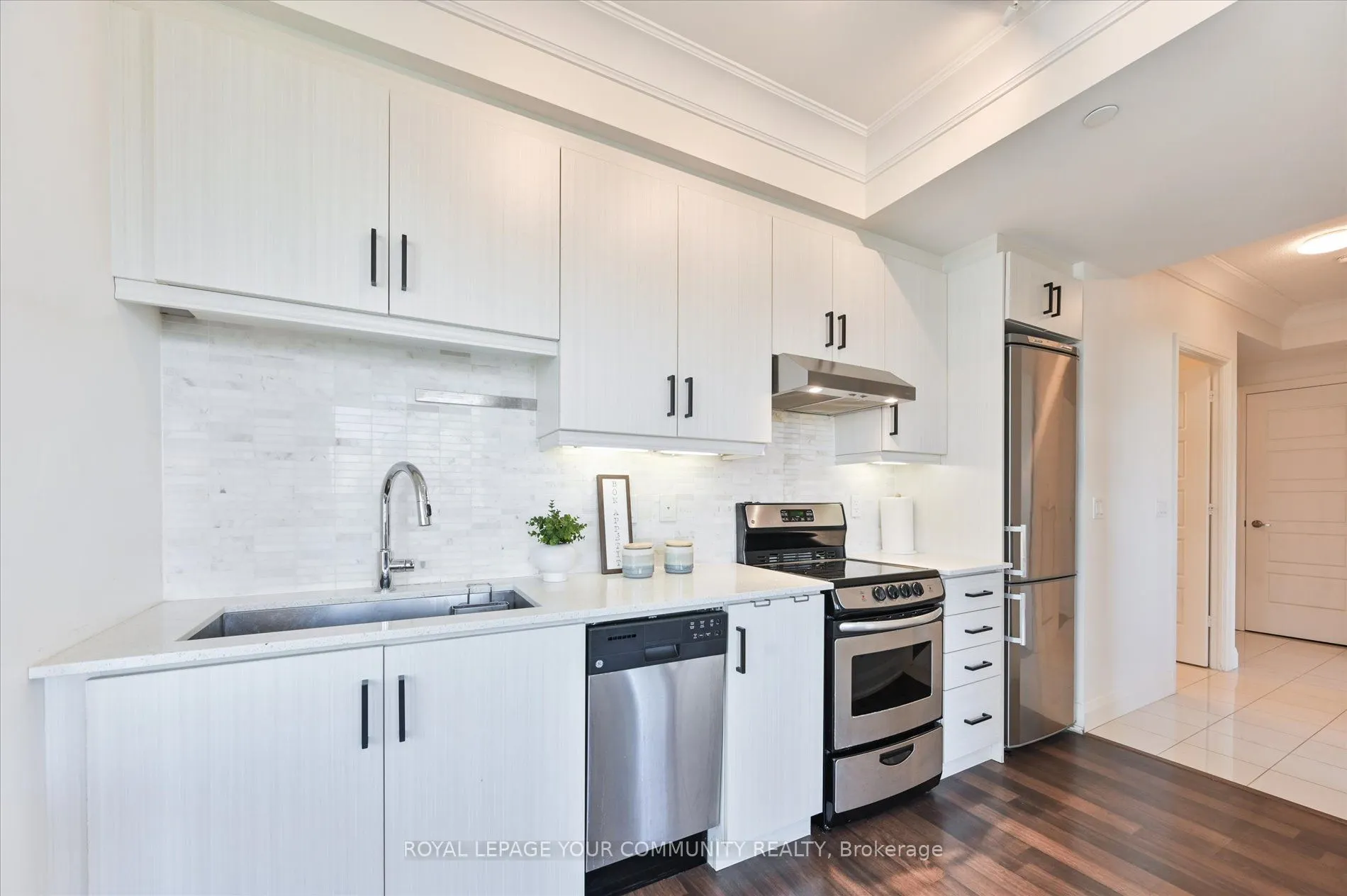 68 Canterbury Place, #1909