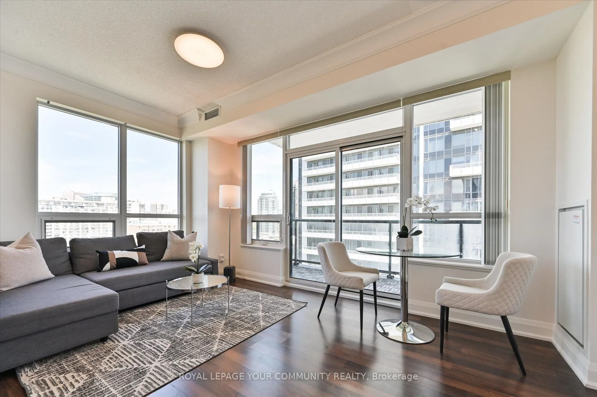 68 Canterbury Place, #1909