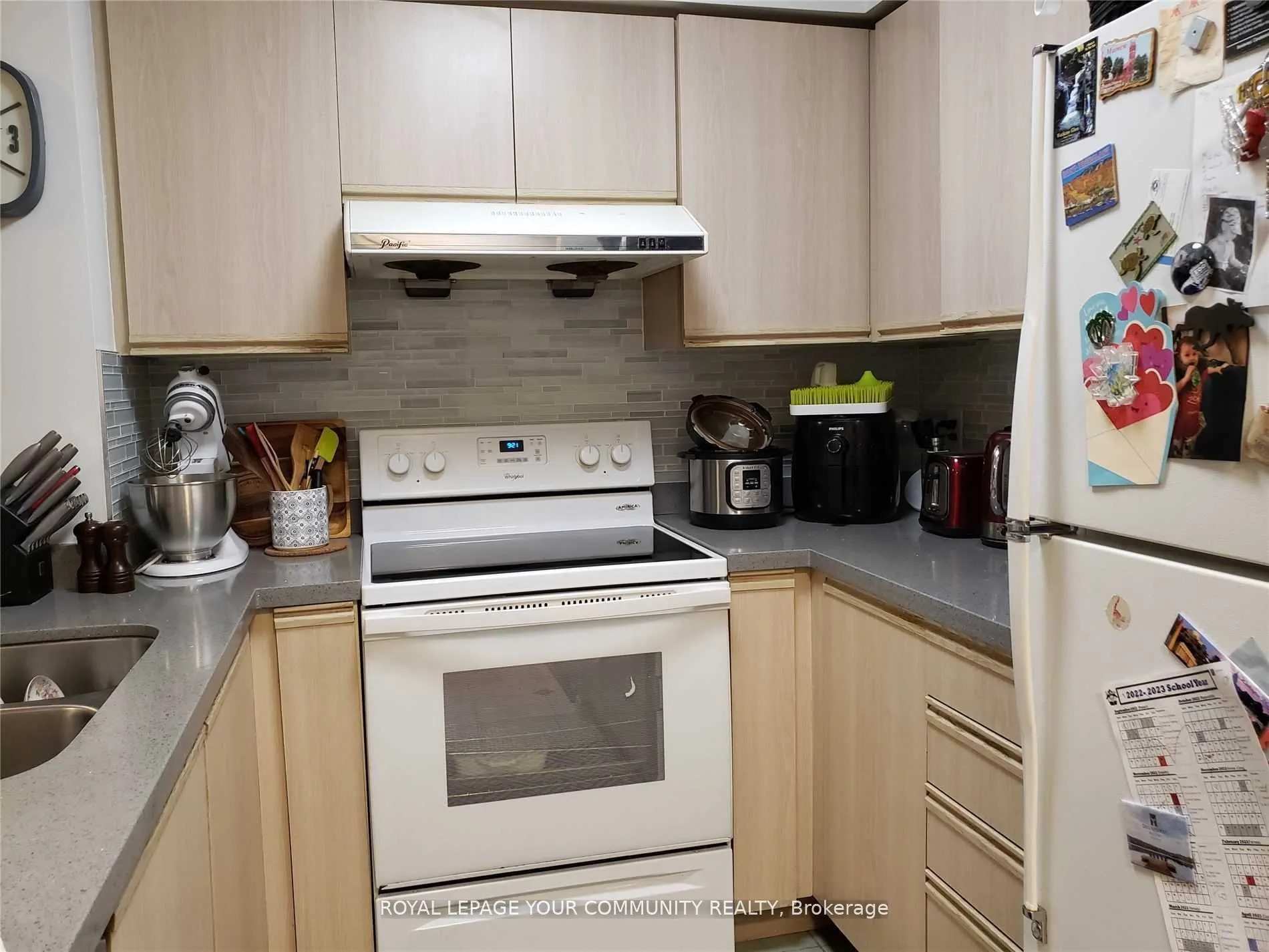 28 Pemberton Avenue, #1002