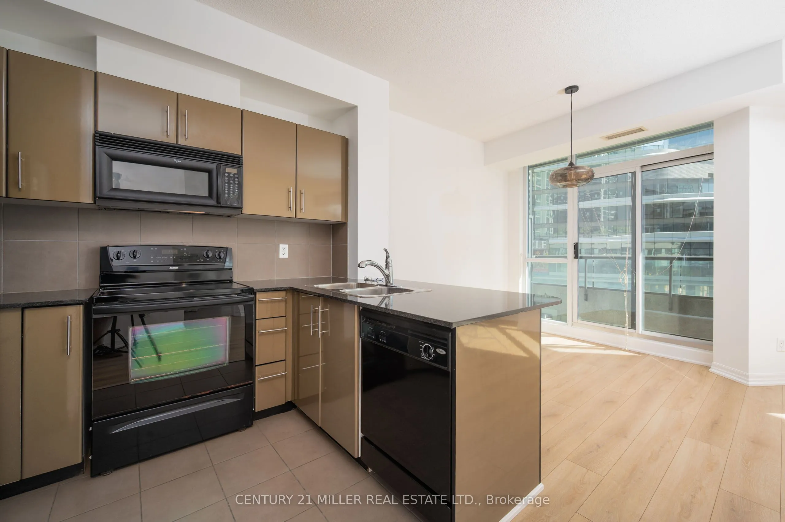 16 Yonge Street, #310