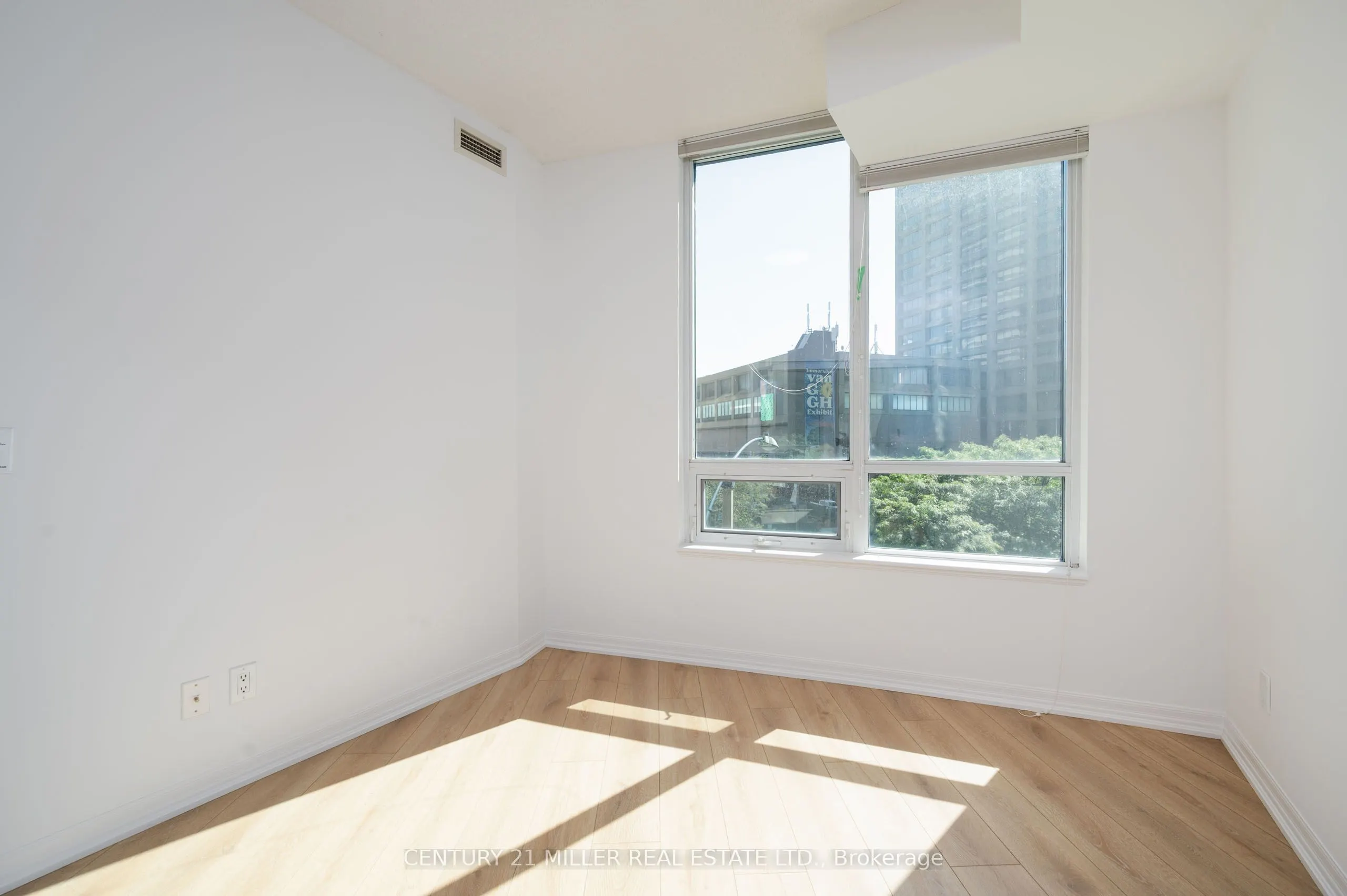 16 Yonge Street, #310