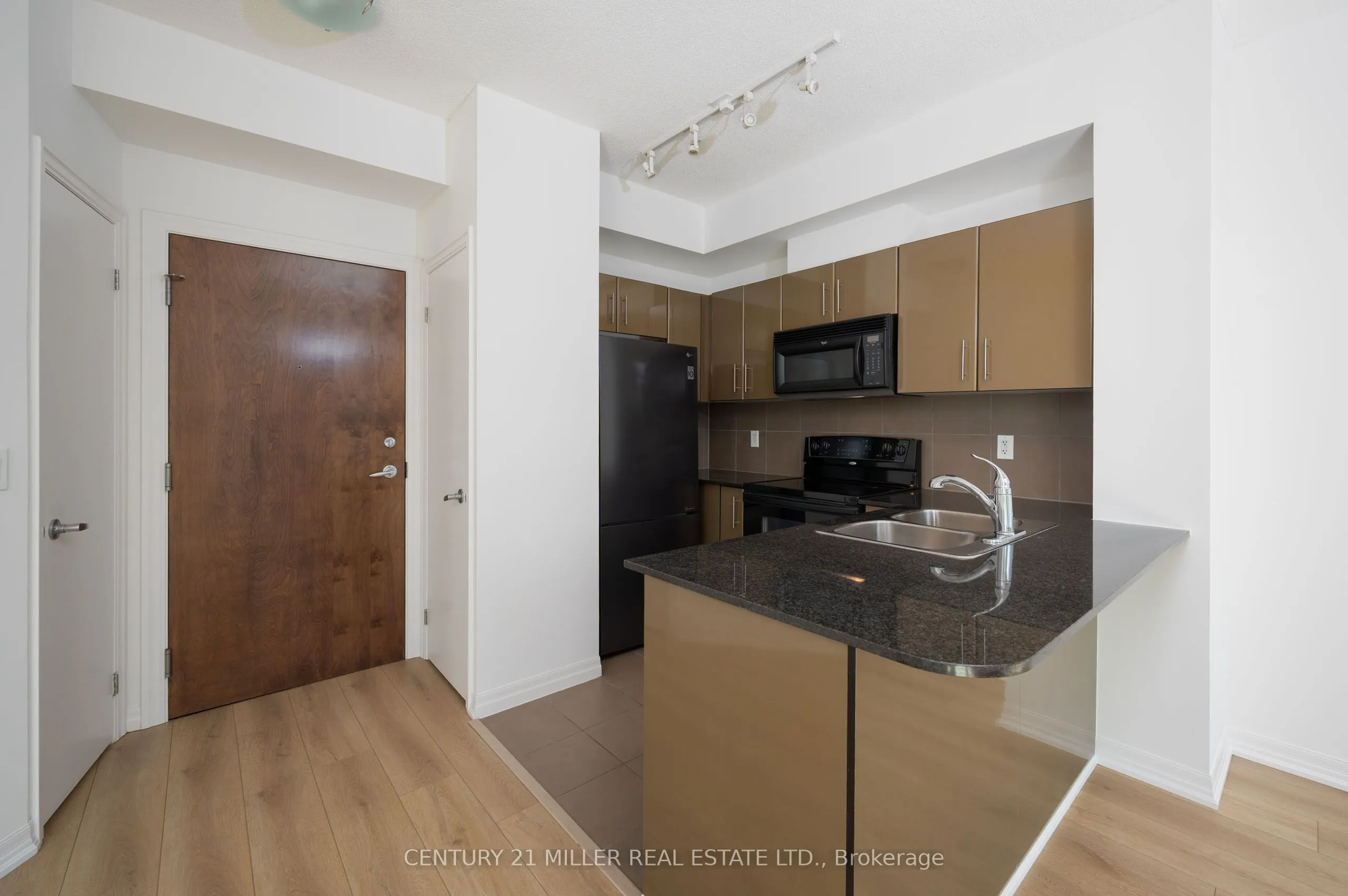 16 Yonge Street, #310