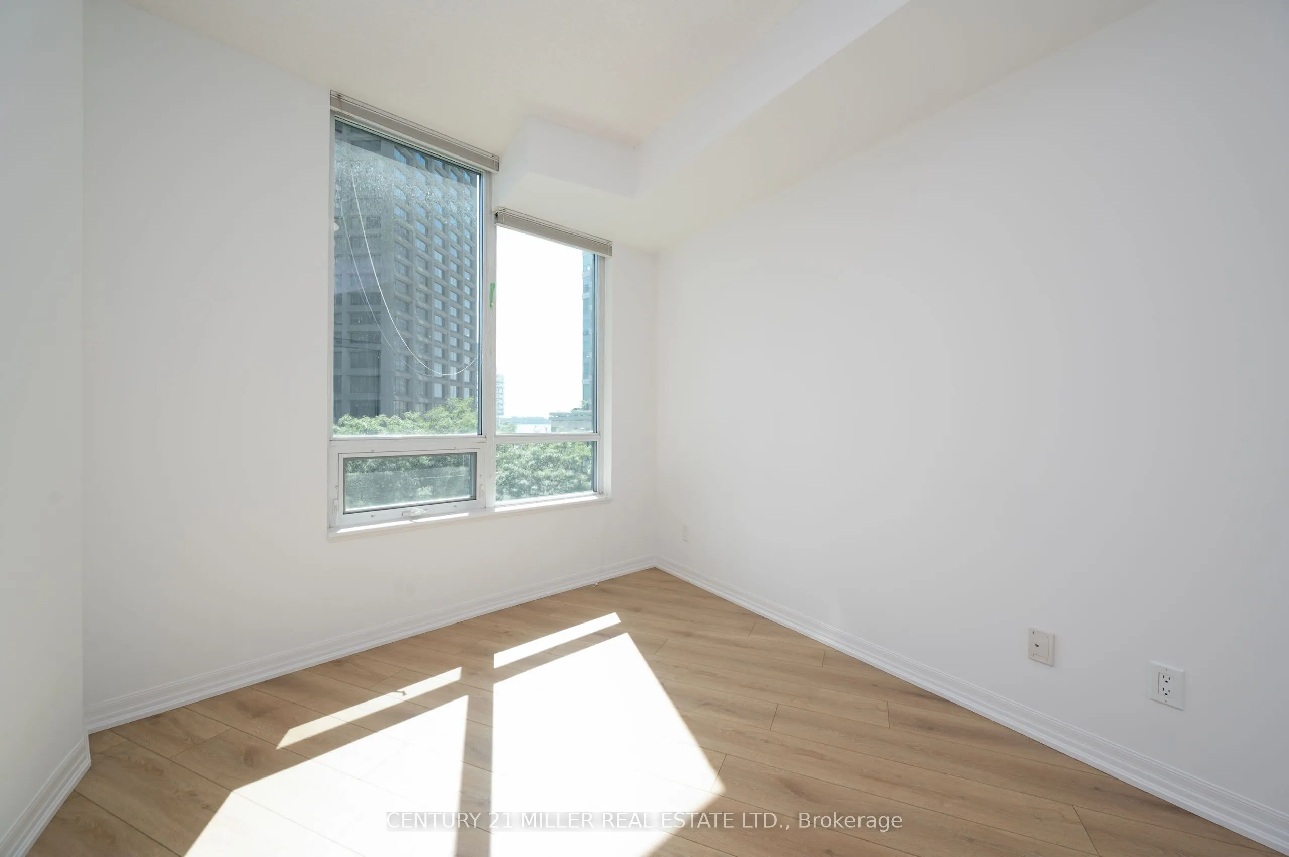 16 Yonge Street, #310