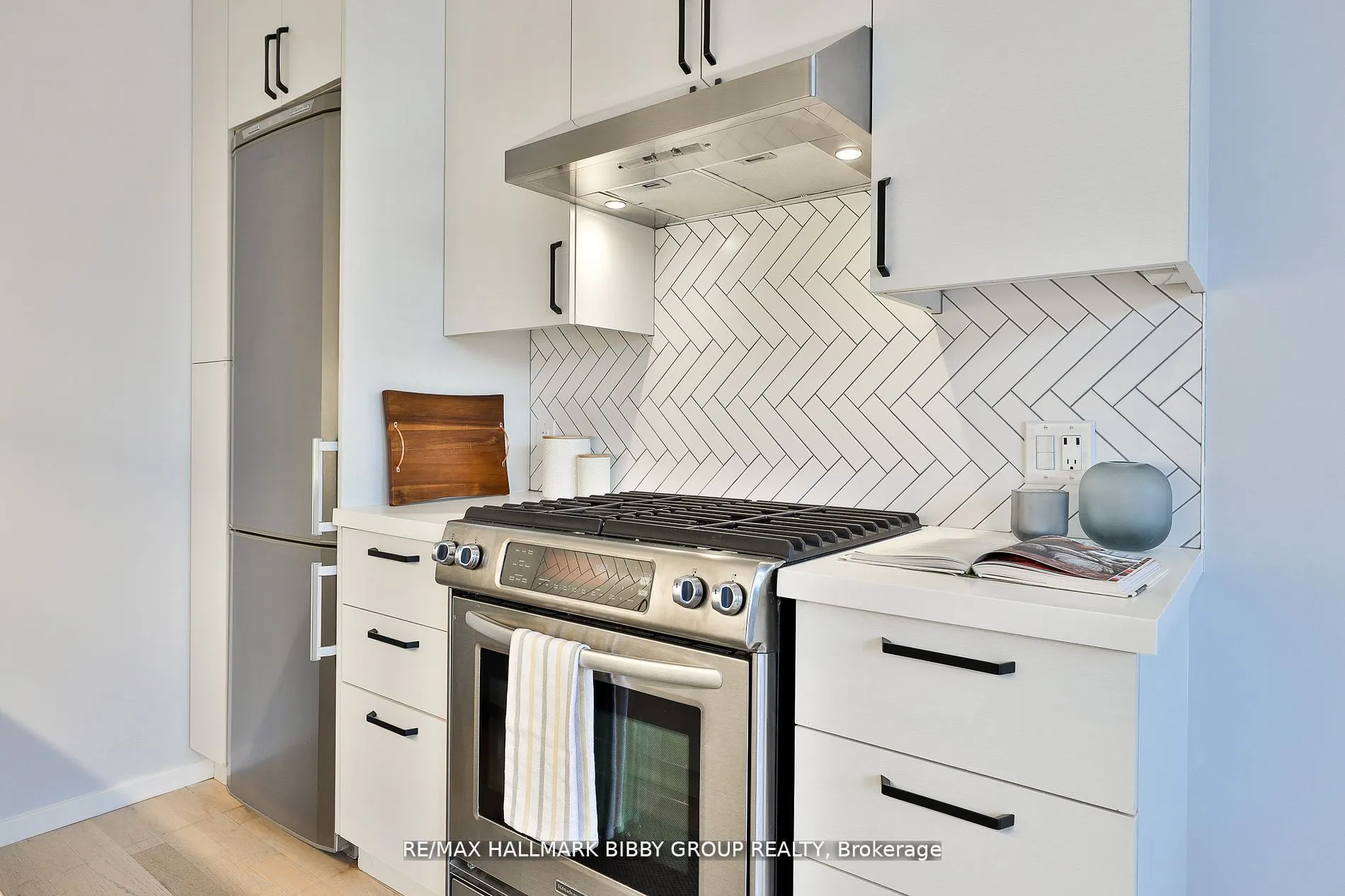 126 Spadina Road, #4