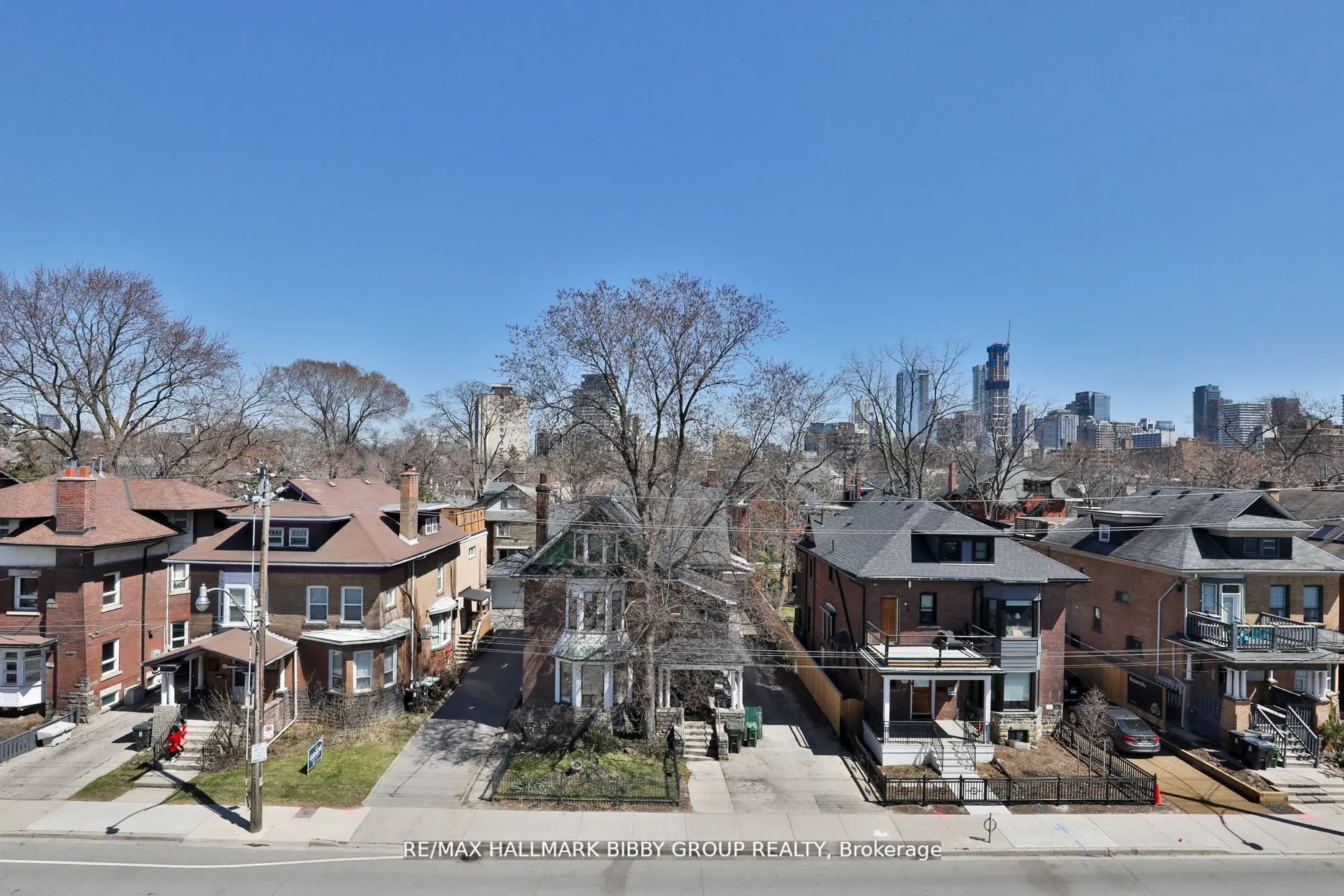 126 Spadina Road, #4