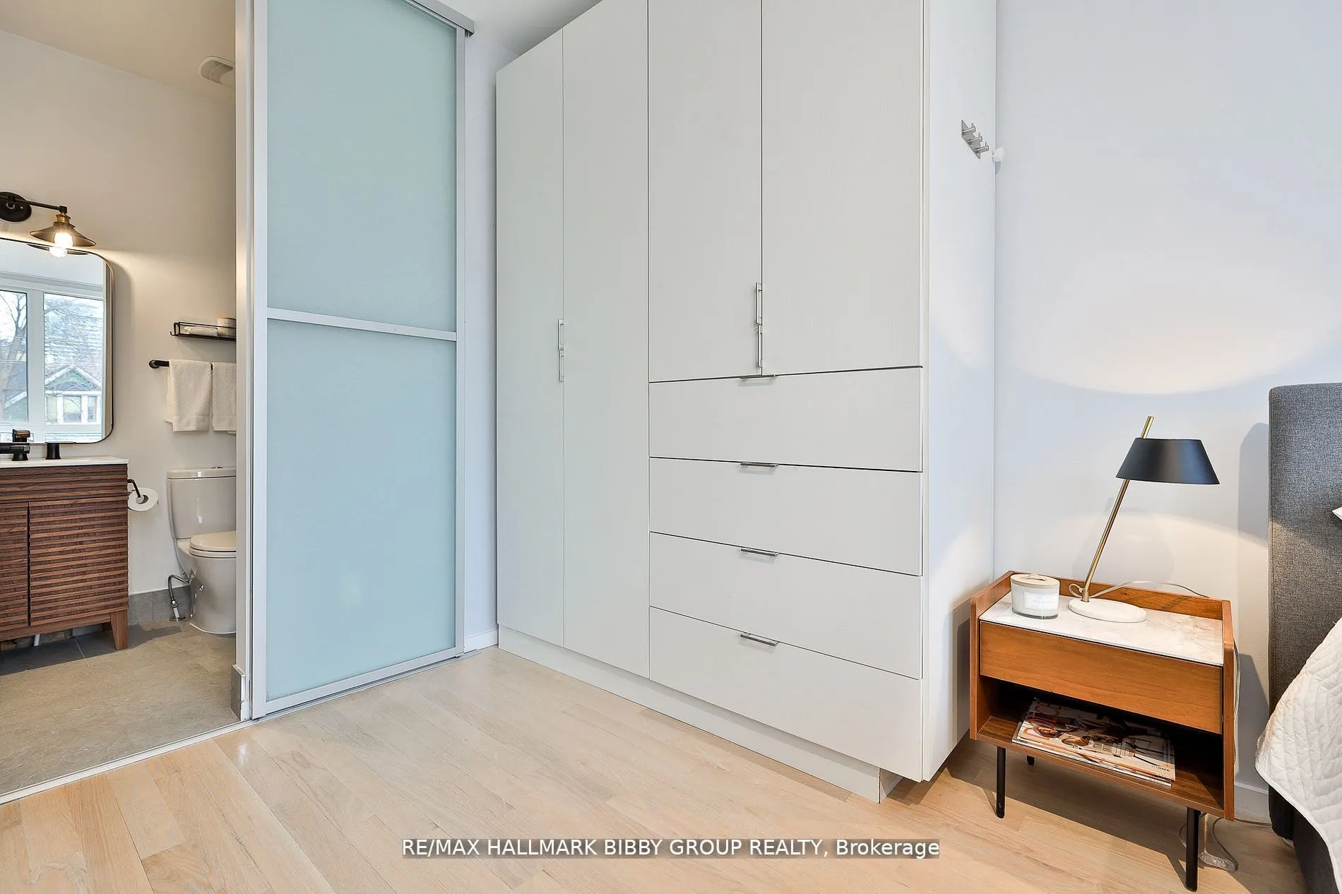 126 Spadina Road, #4