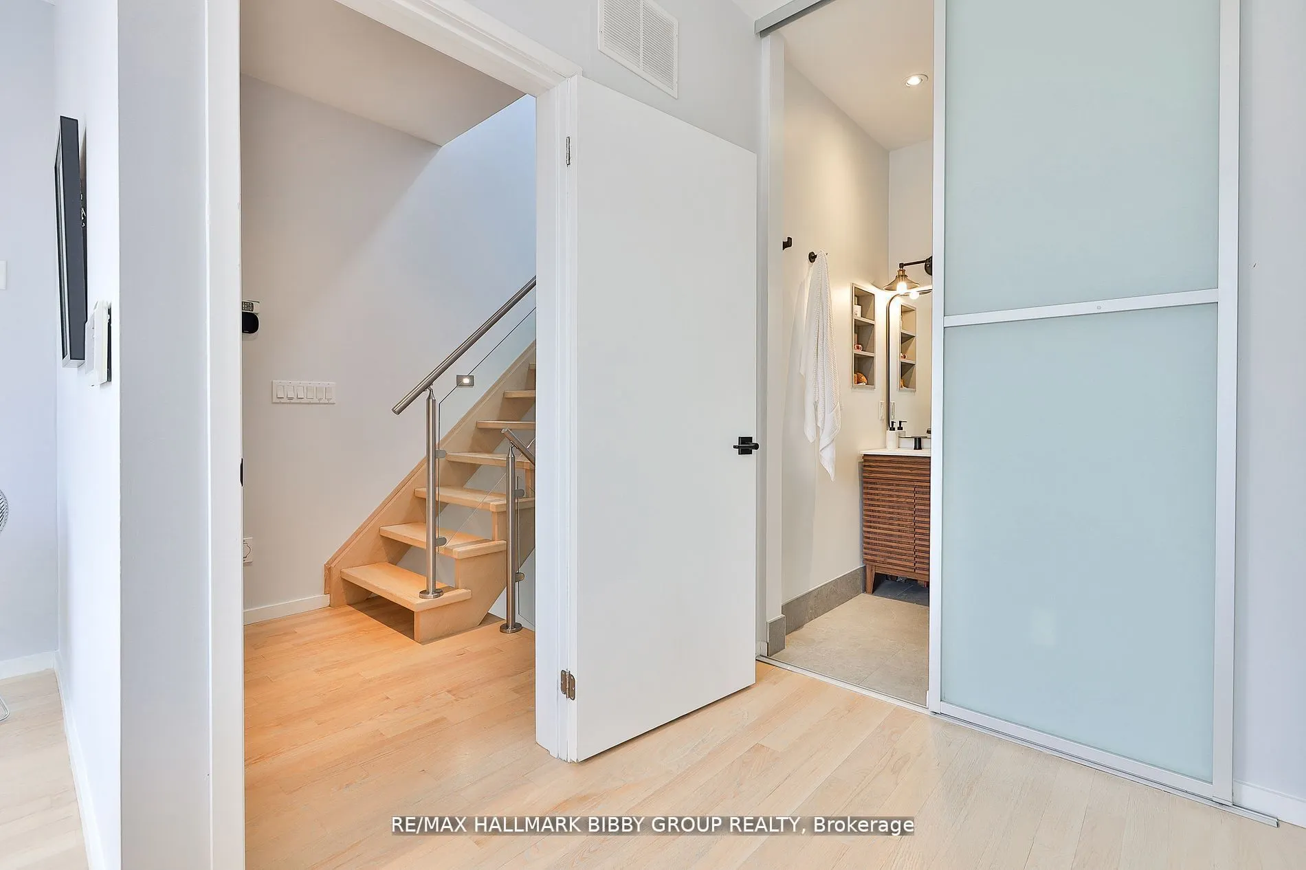 126 Spadina Road, #4