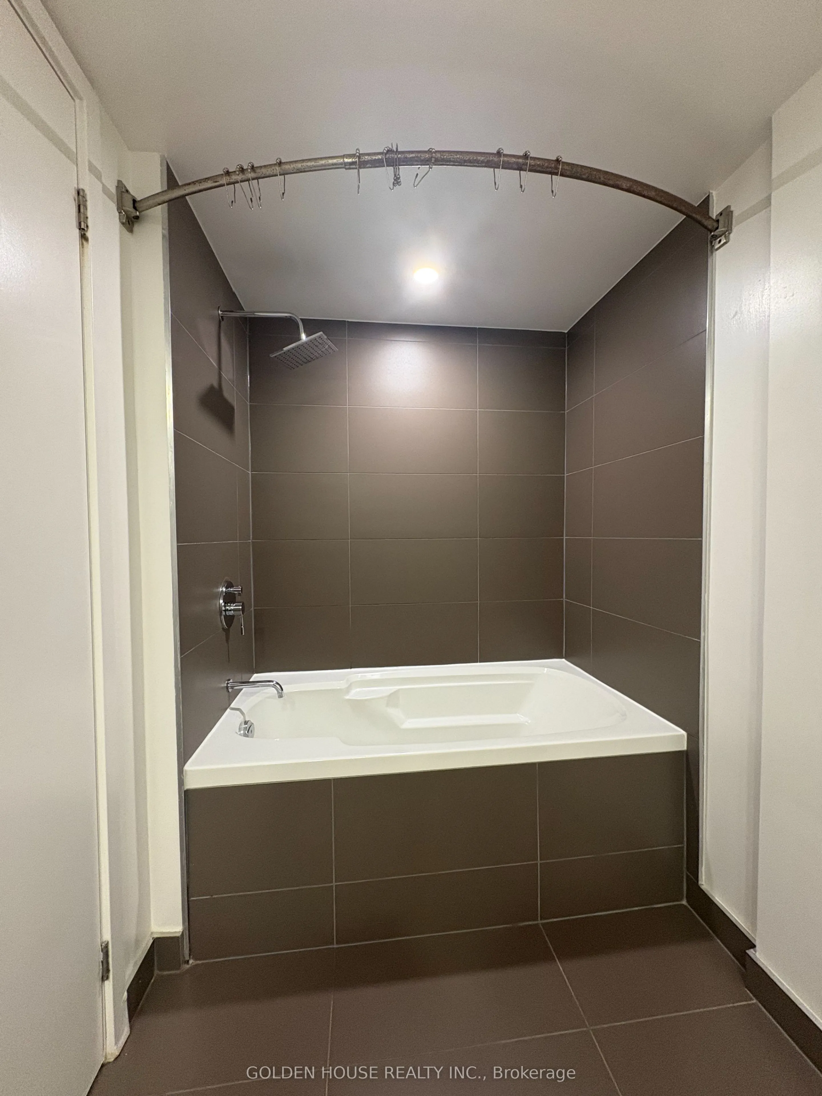 8 Hillsdale Avenue E, #735
