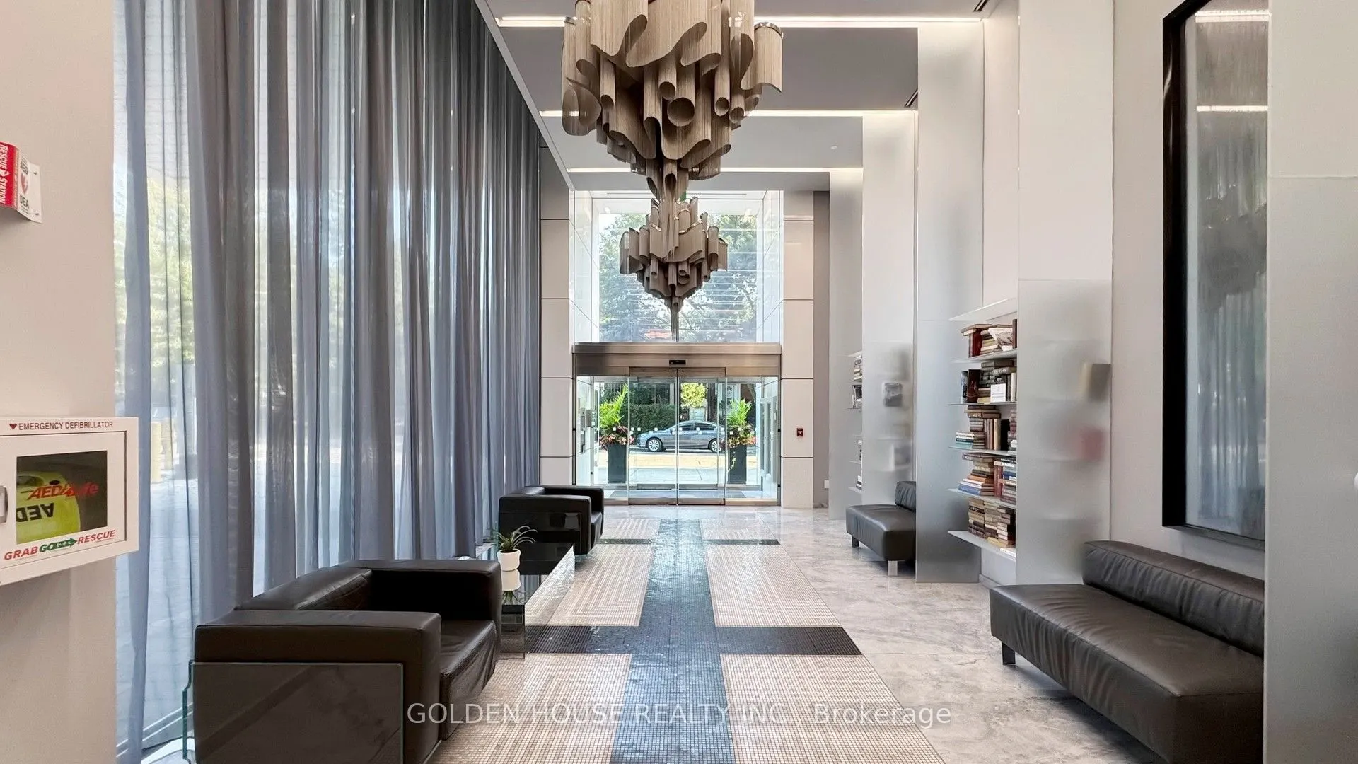 8 Hillsdale Avenue E, #735