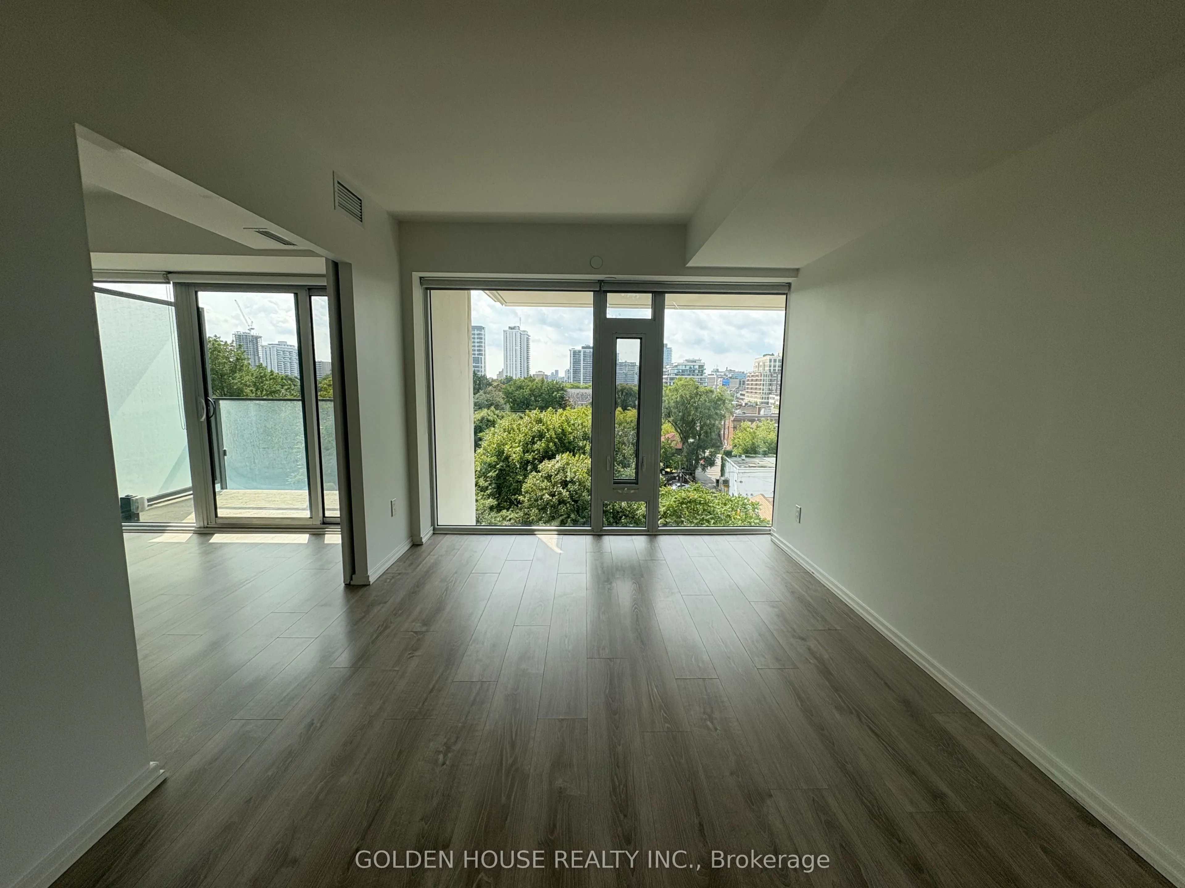 8 Hillsdale Avenue E, #735