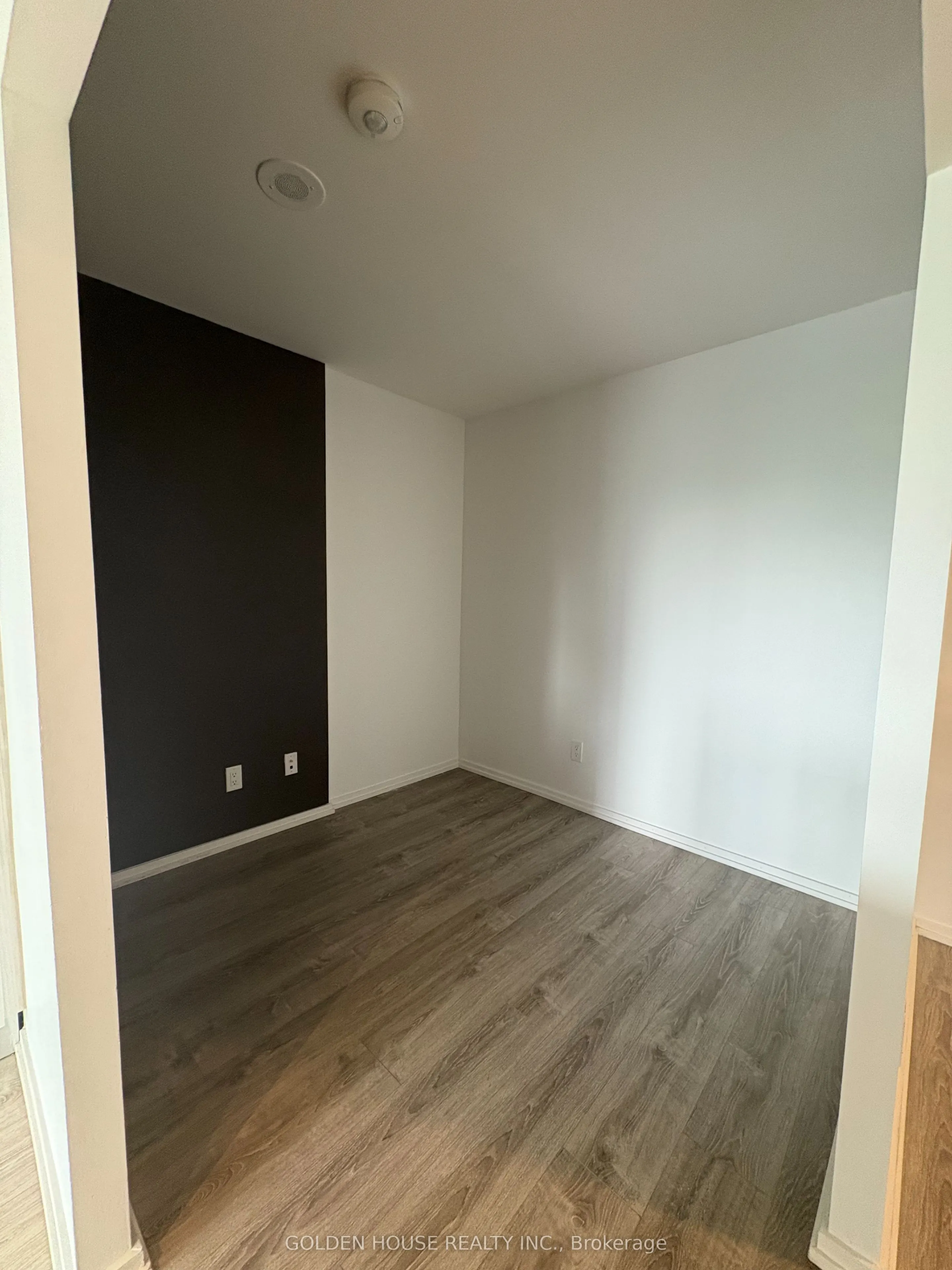 8 Hillsdale Avenue E, #735