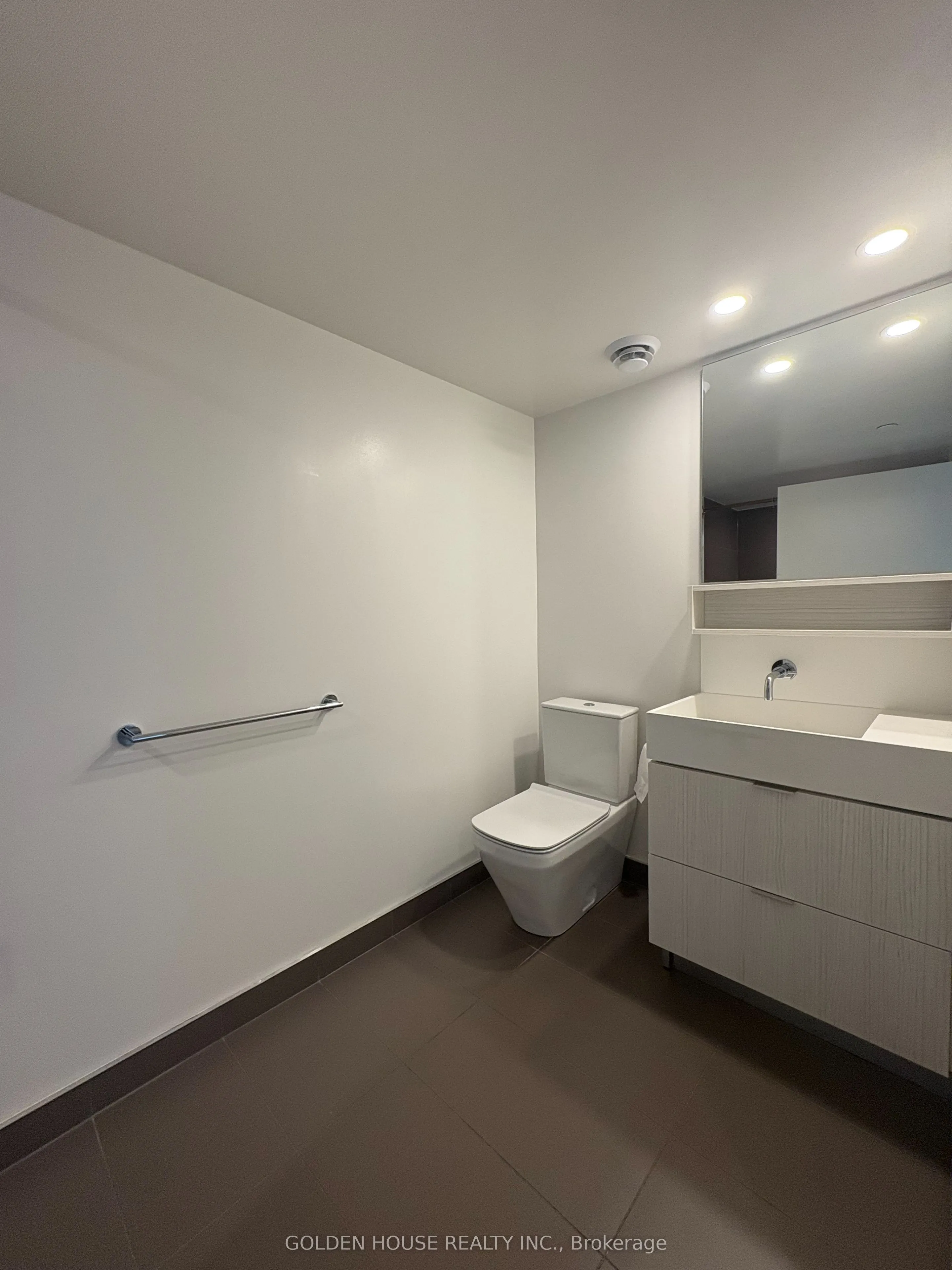 8 Hillsdale Avenue E, #735