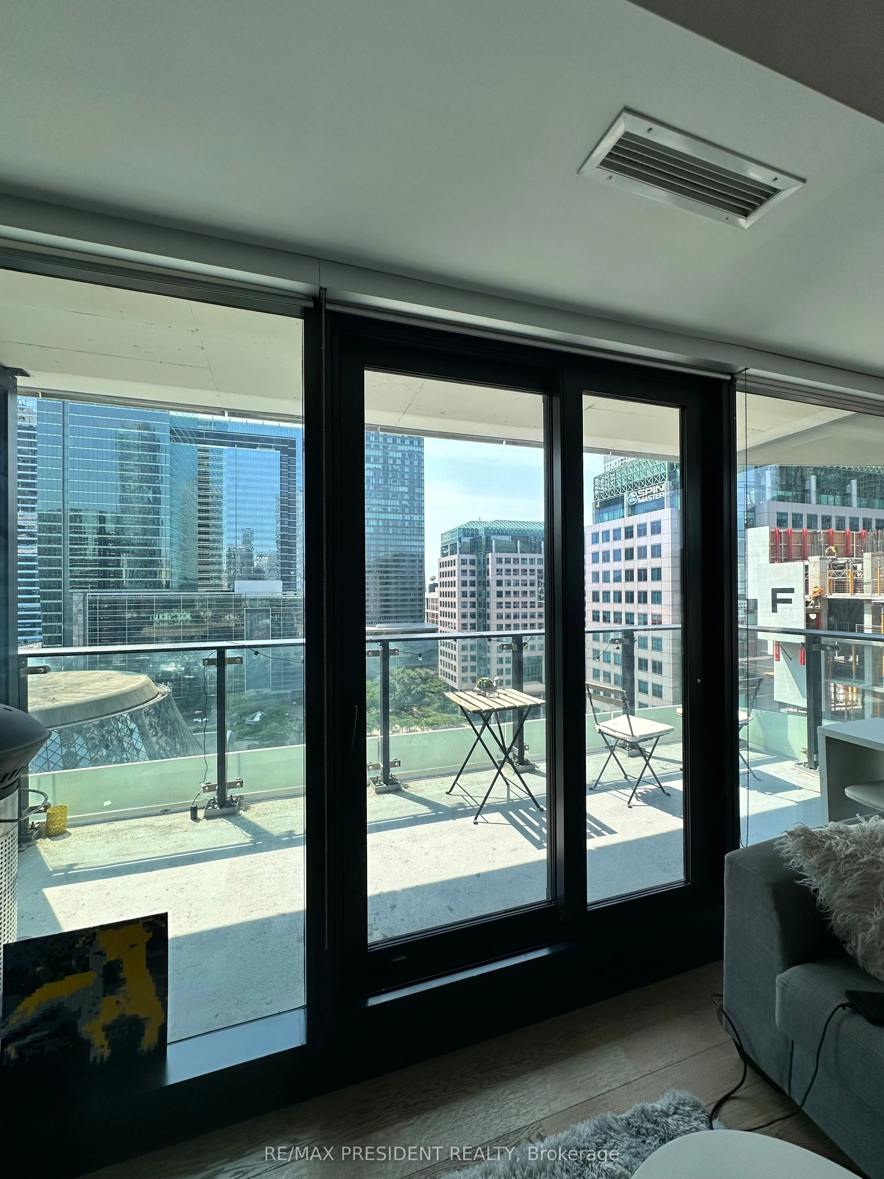 224 King Street W, #1307