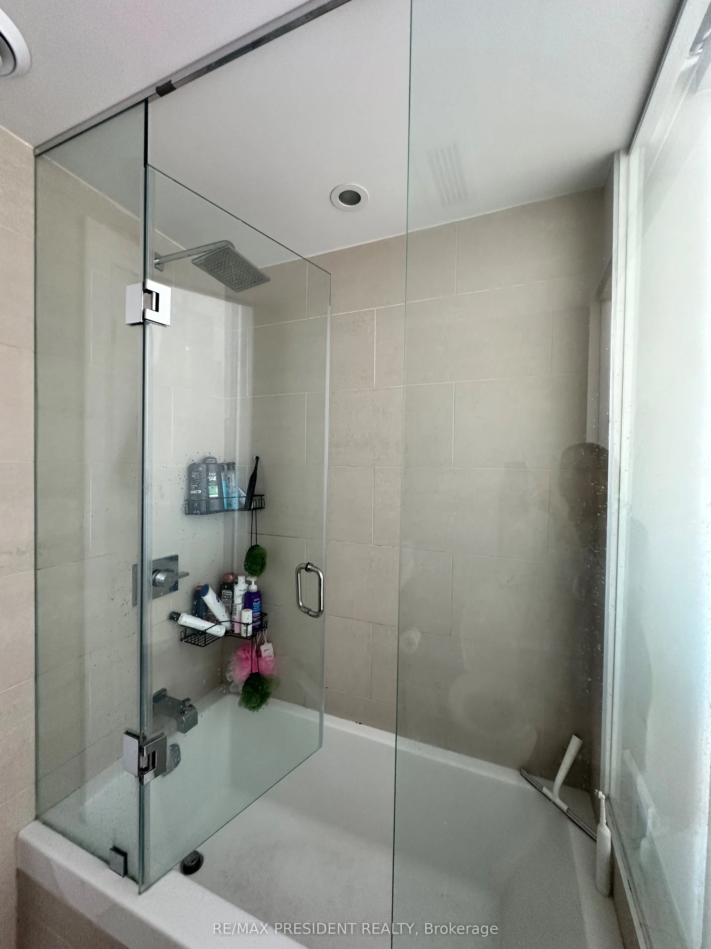 224 King Street W, #1307