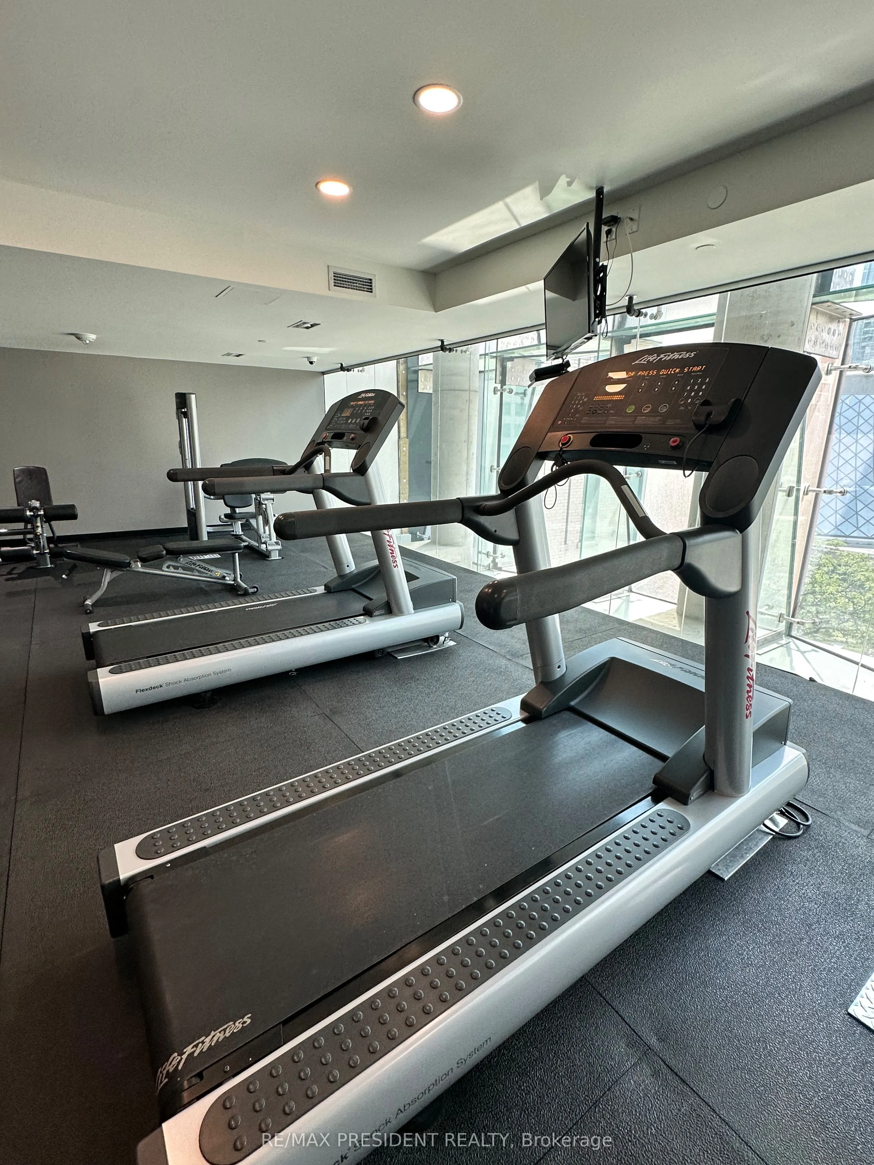 224 King Street W, #1307