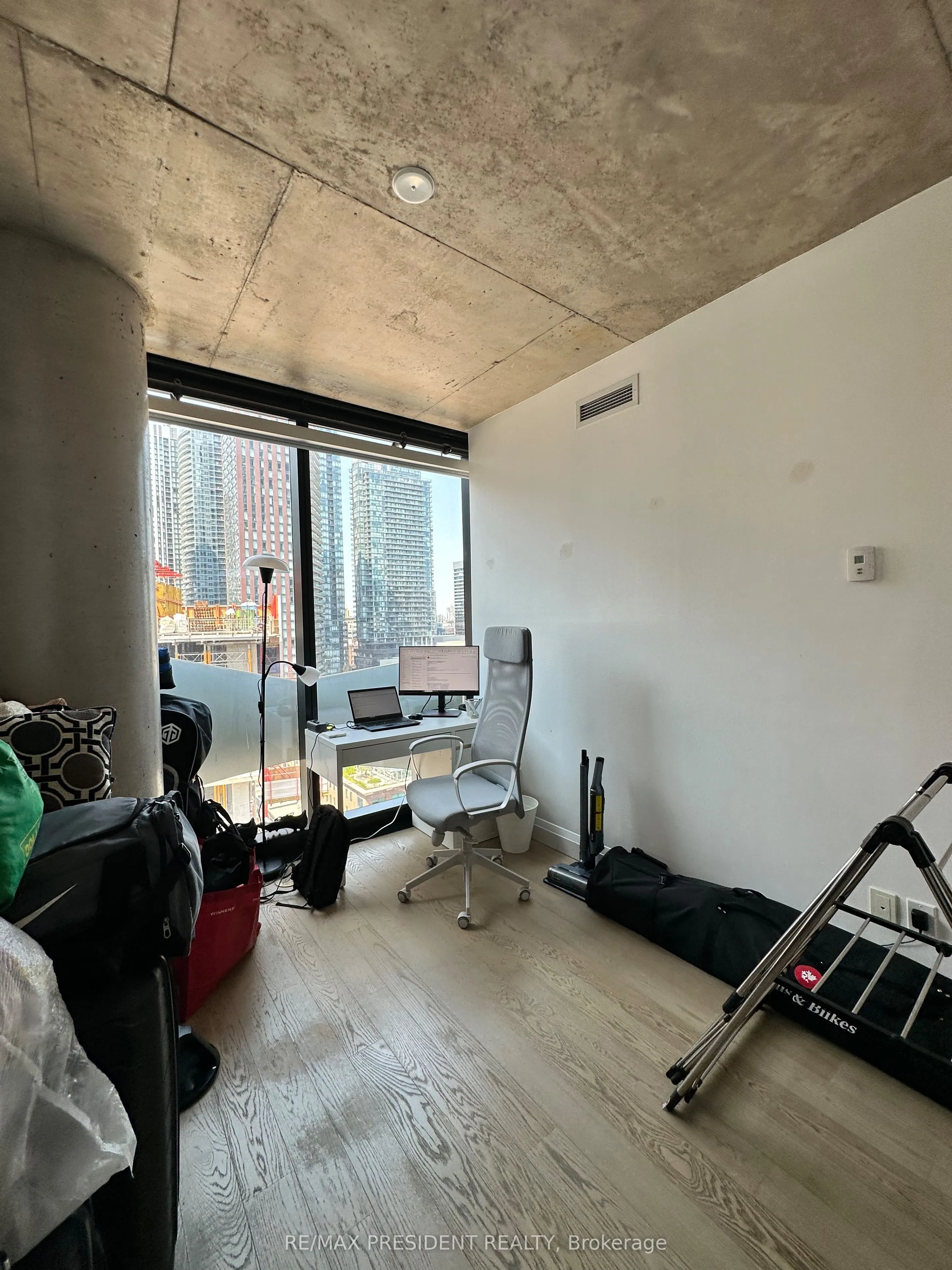 224 King Street W, #1307