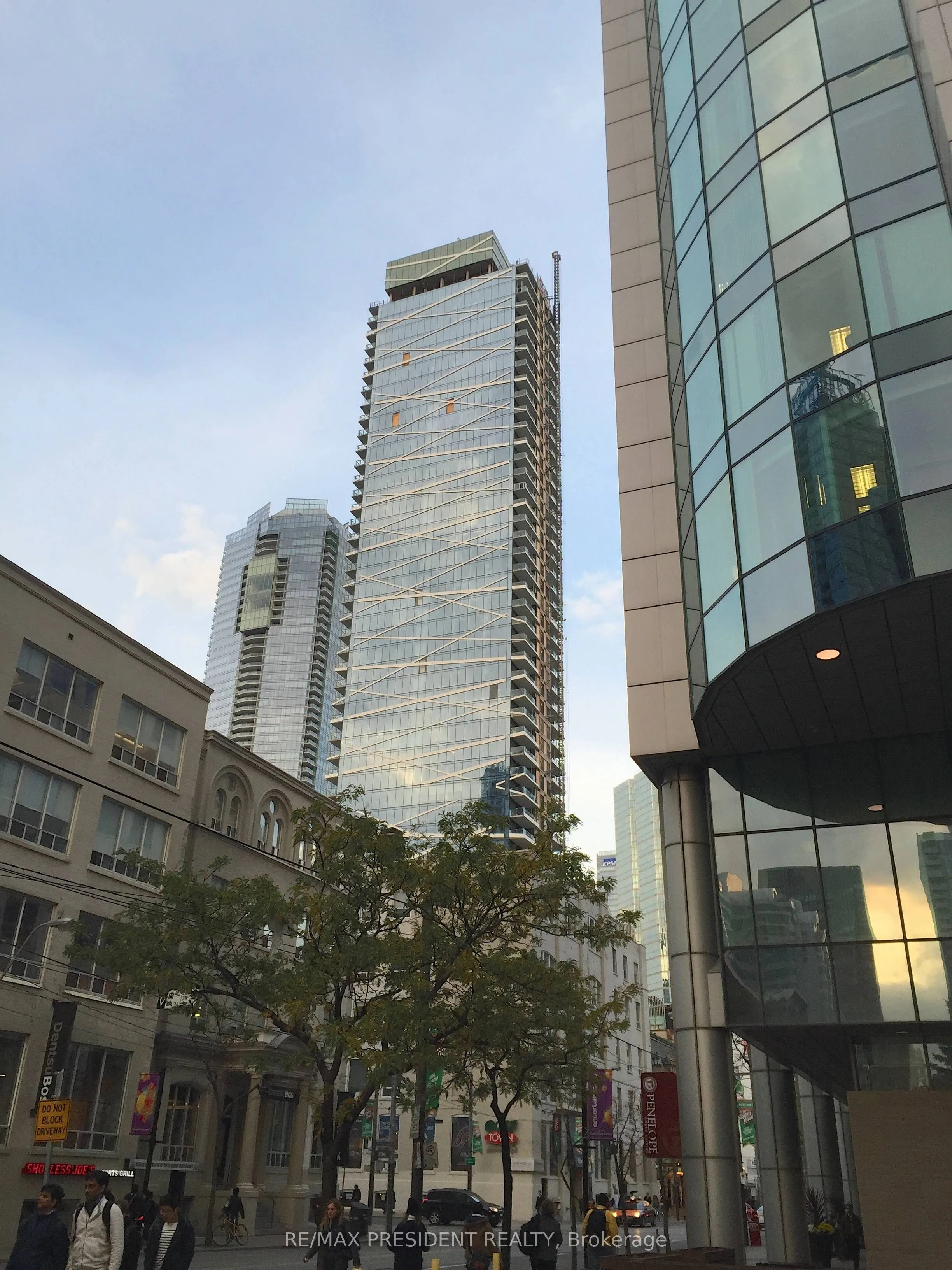 224 King Street W, #1307
