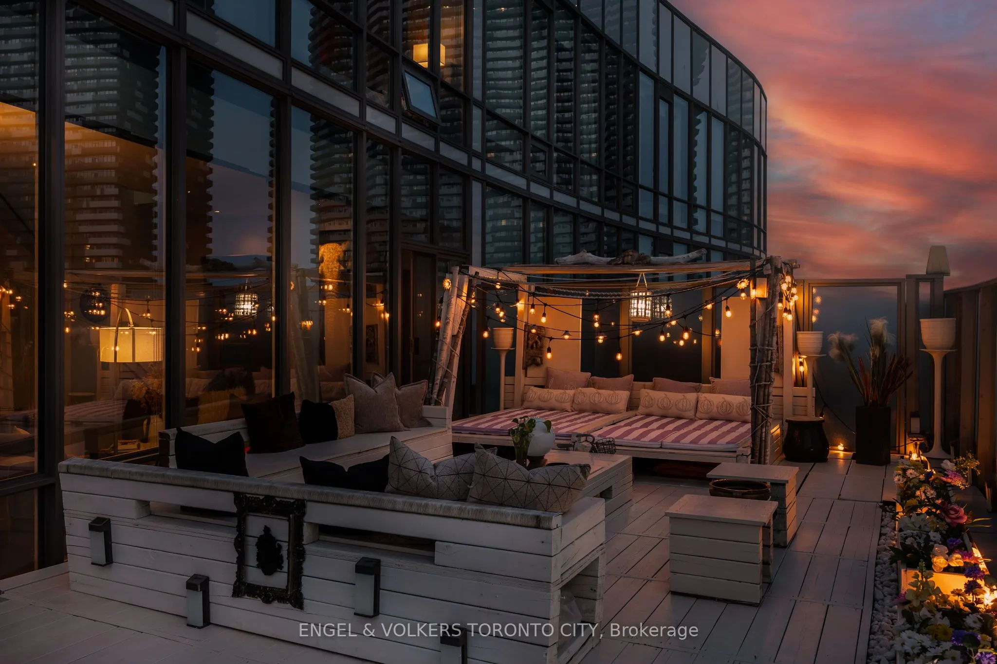 1 Market Street, #PH3301