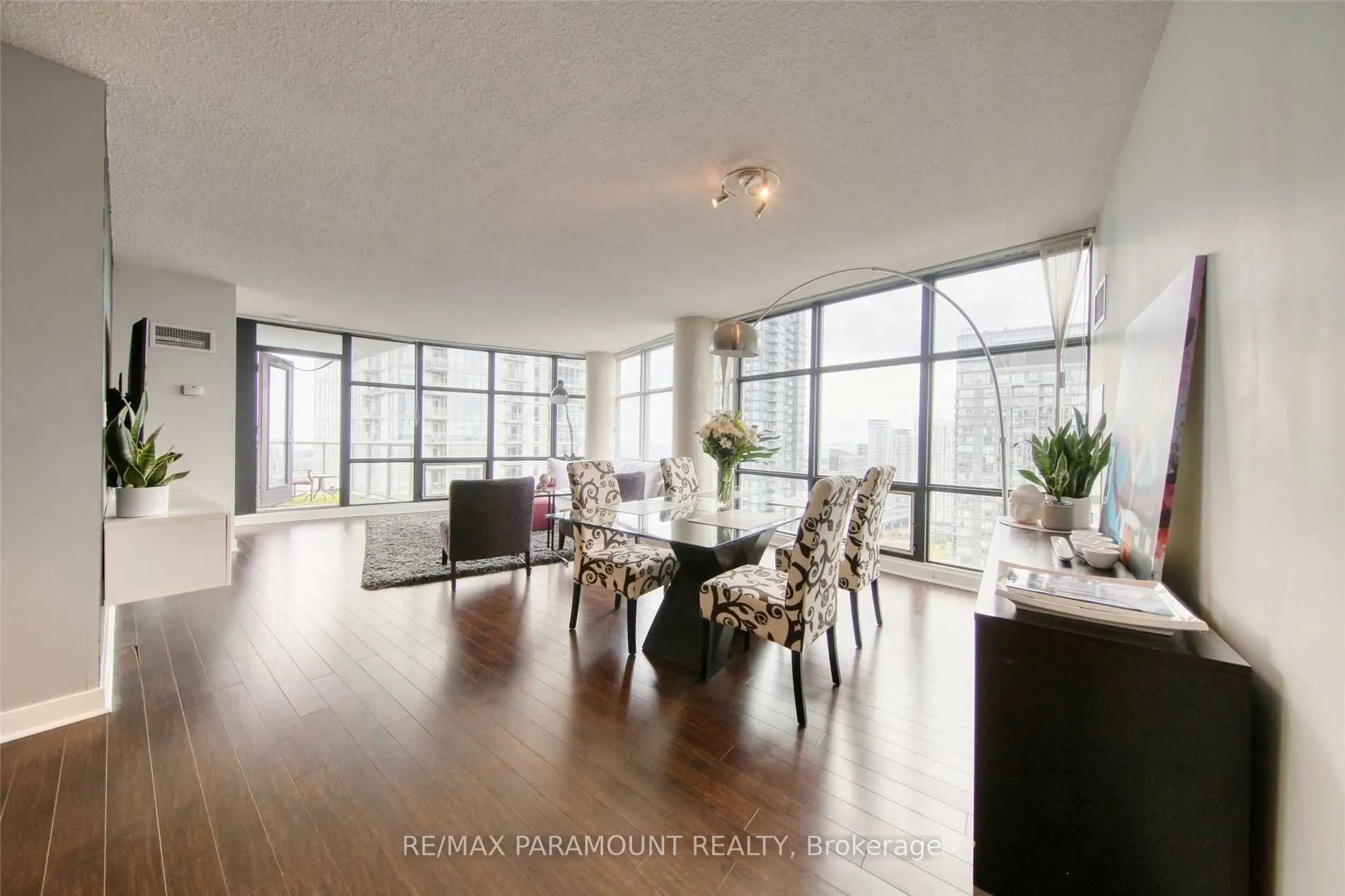 10 Navy Wharf Court, #3912