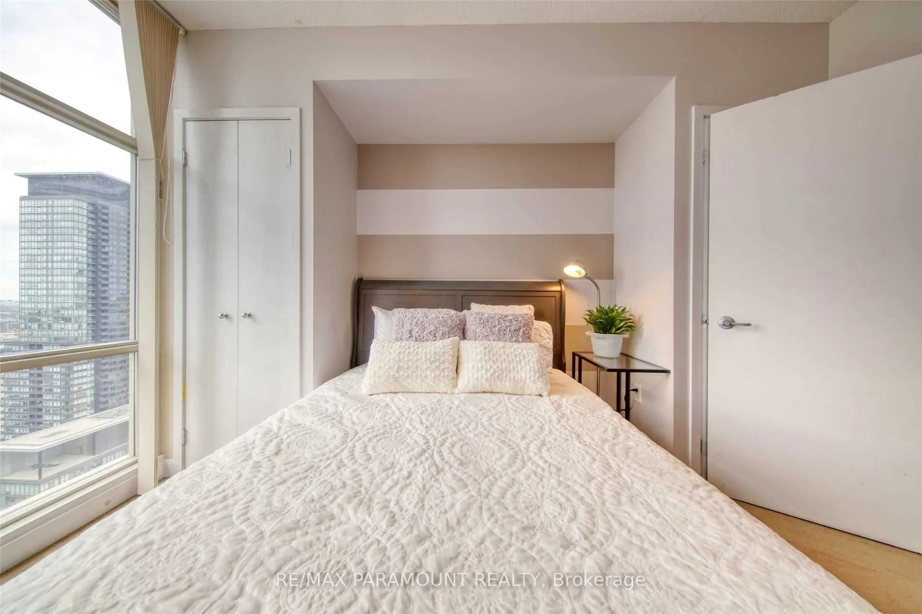 10 Navy Wharf Court, #3912