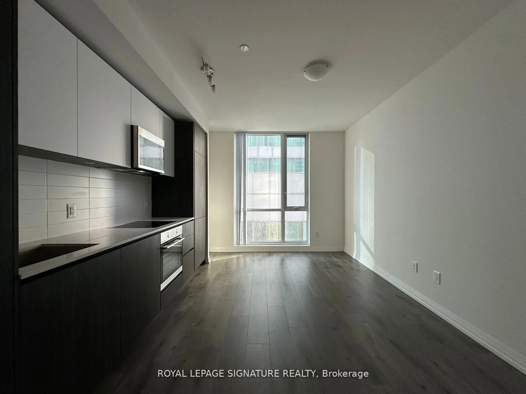 8 Widmer Street, #1211