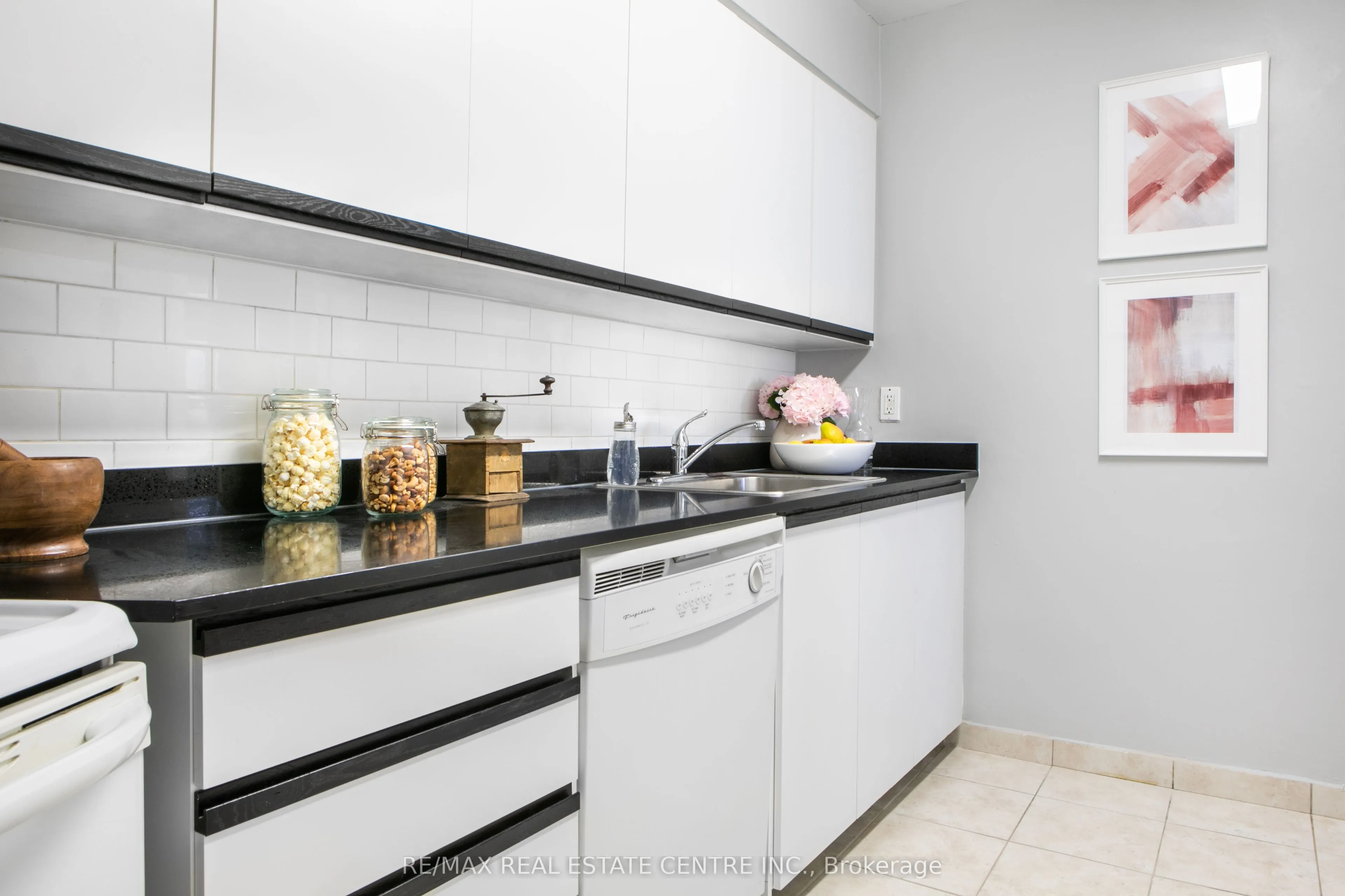 150 Graydon Hall Drive, #209