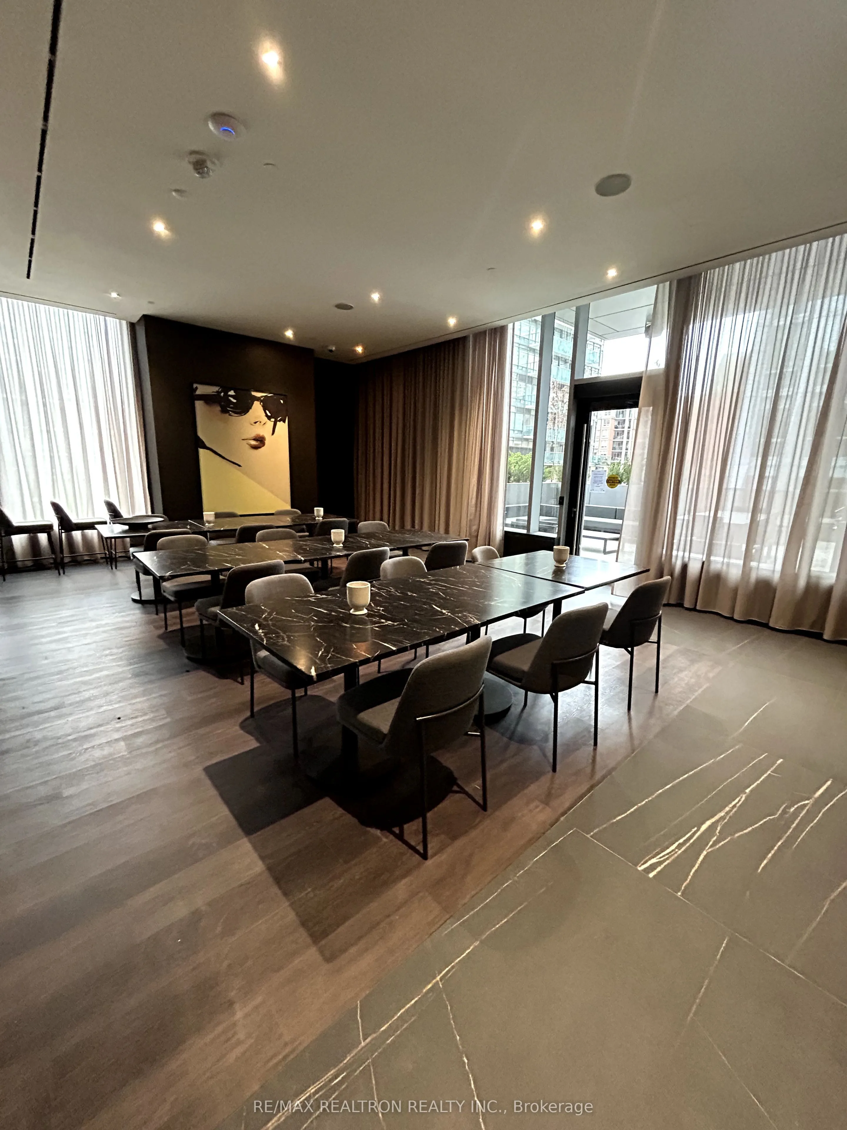 11 Yorkville Avenue, #5804