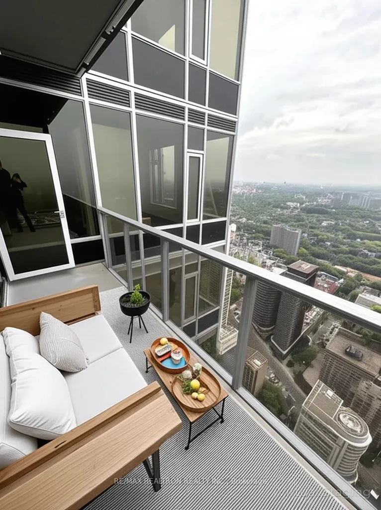 11 Yorkville Avenue, #5804