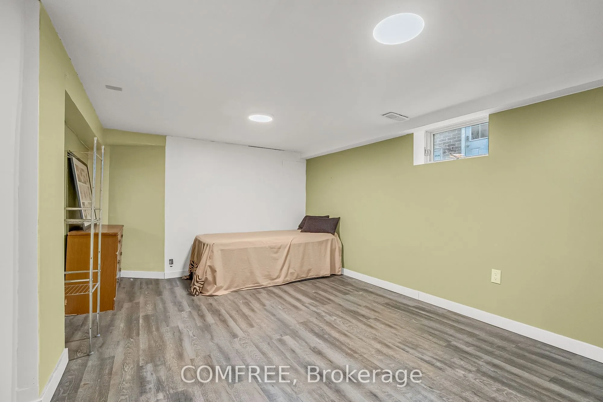 759 Eglinton Avenue E