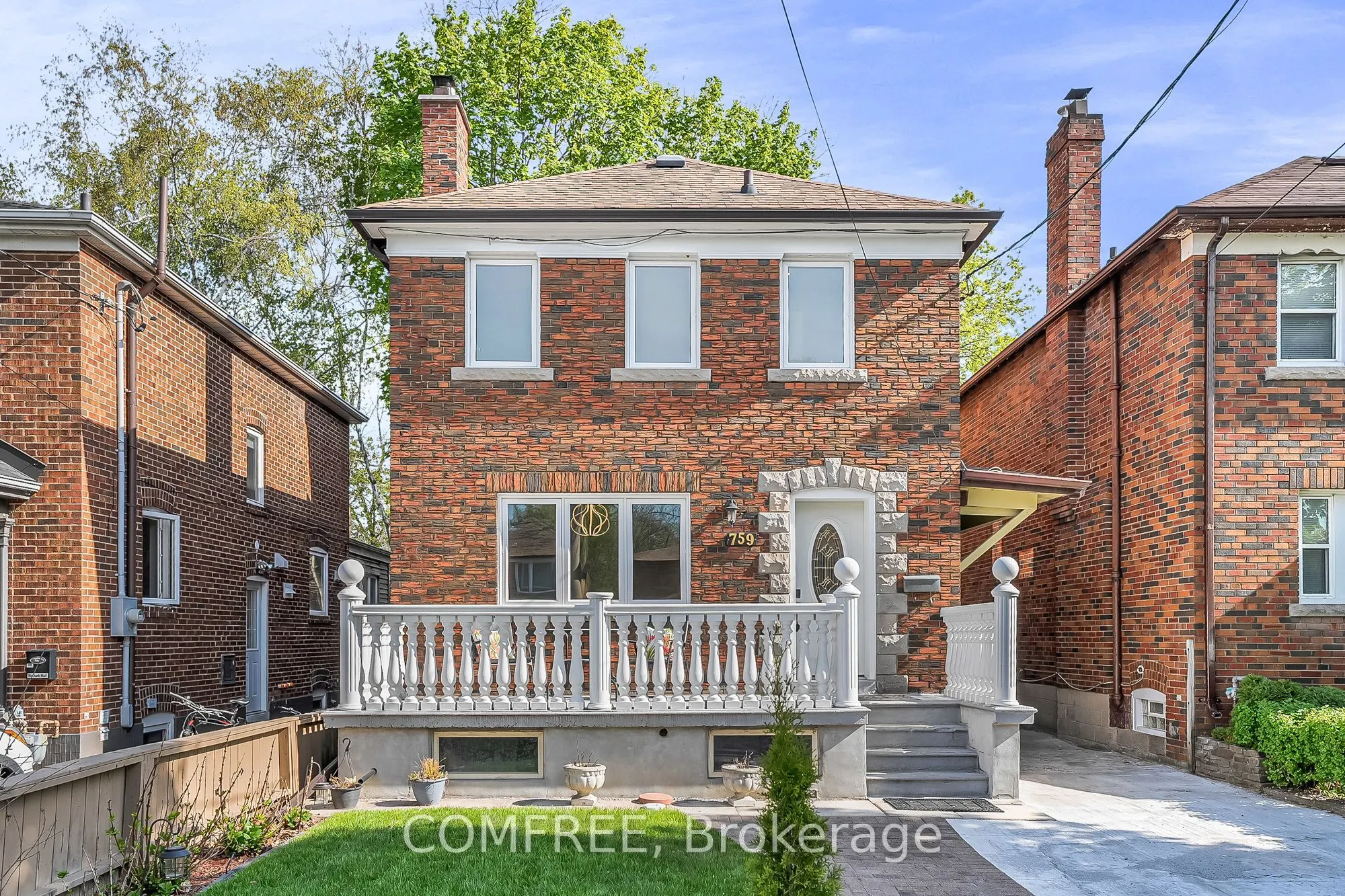 759 Eglinton Avenue E