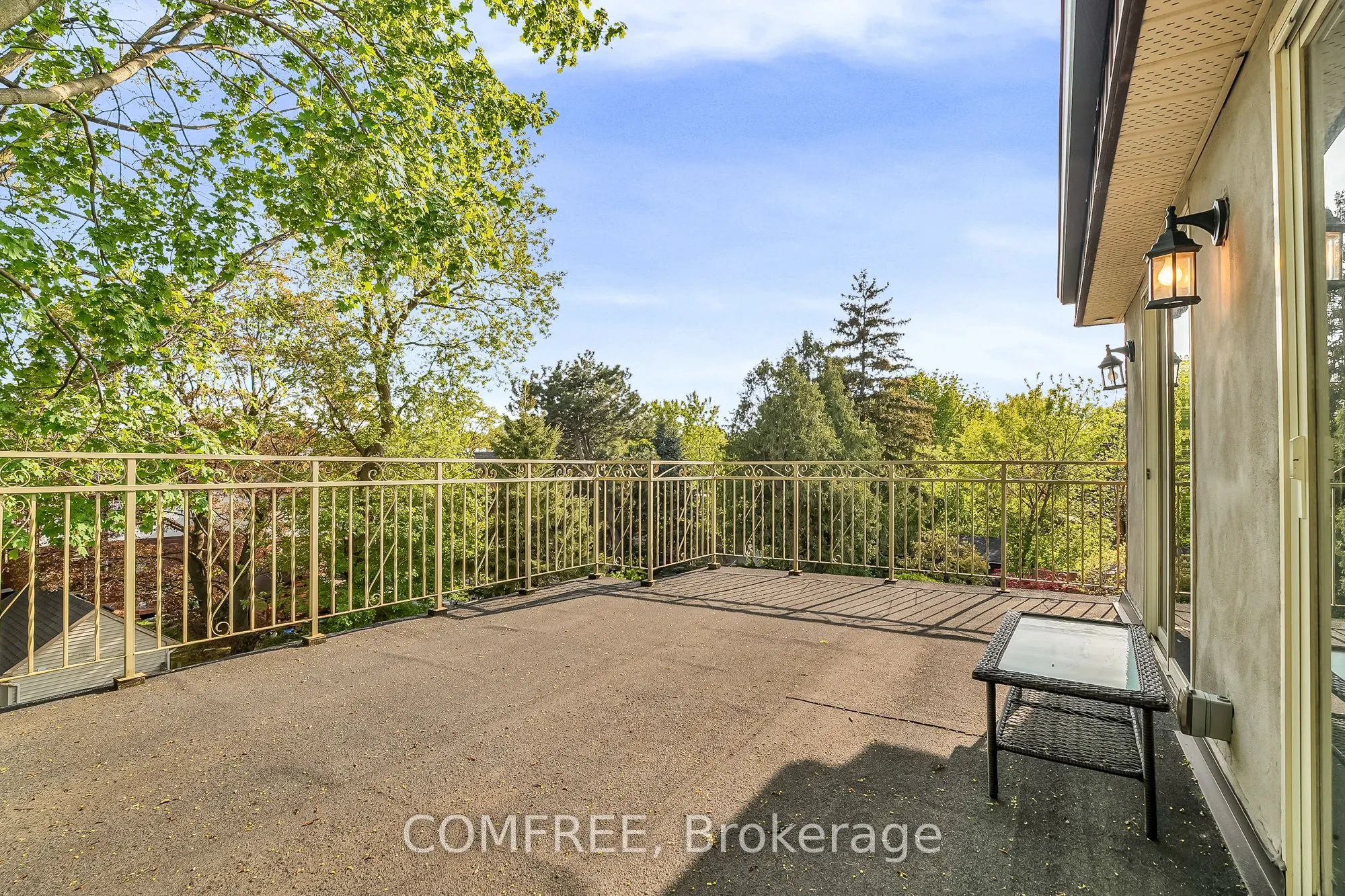 759 Eglinton Avenue E