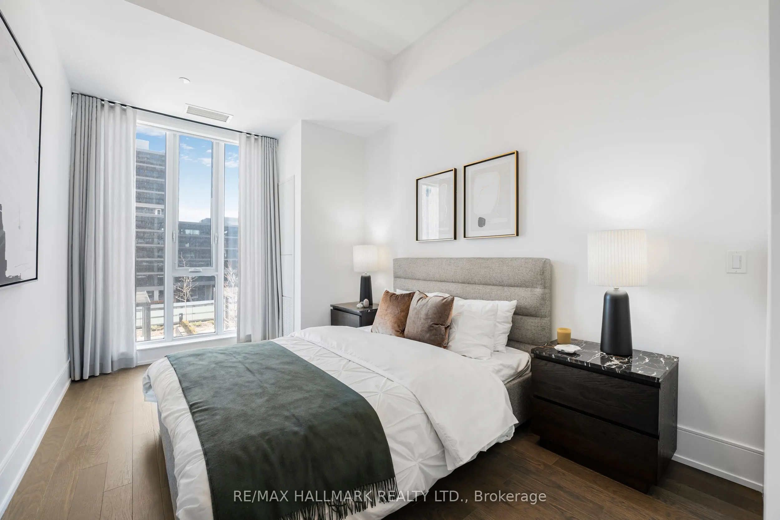 480 Front Street W, #516