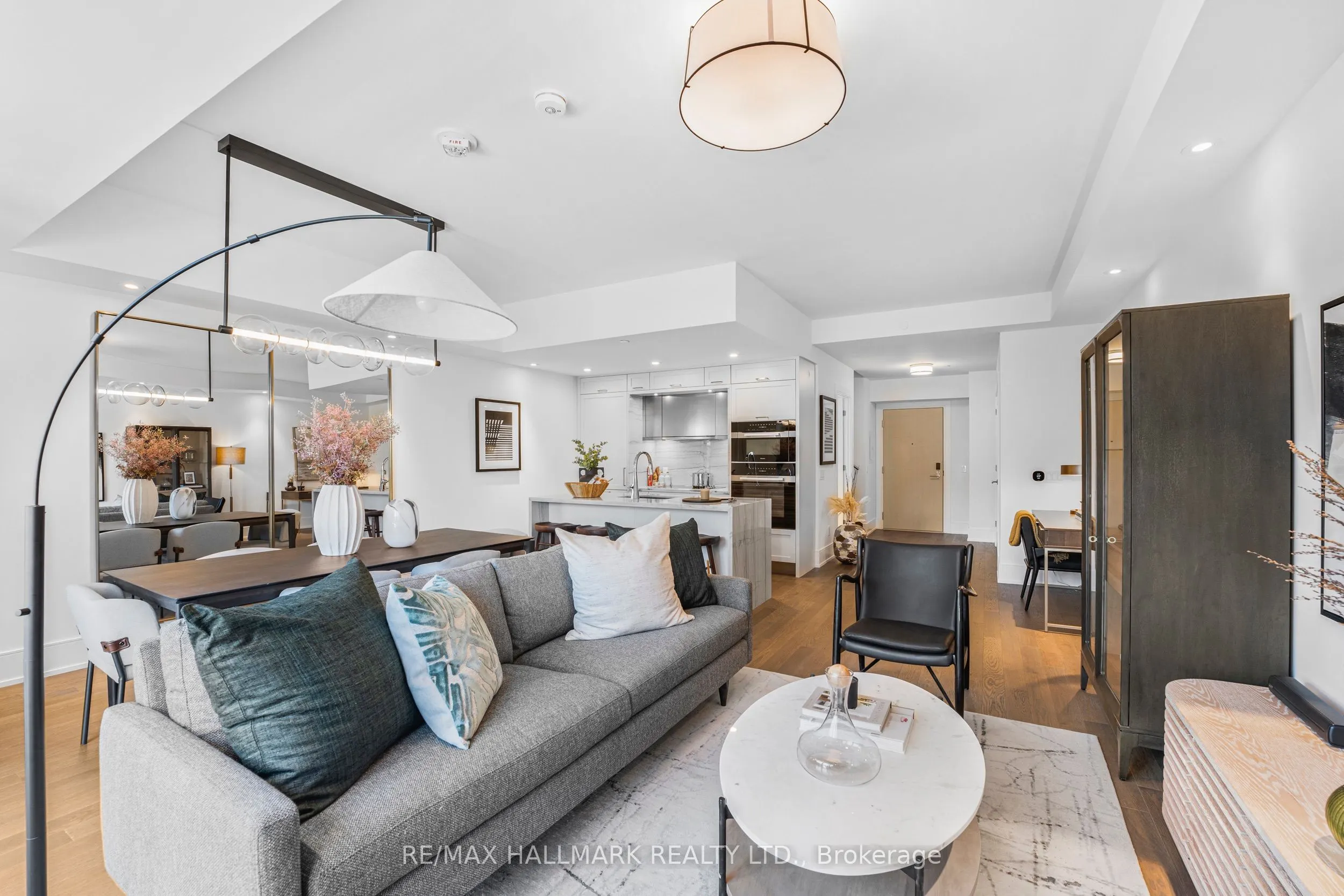 480 Front Street W, #516