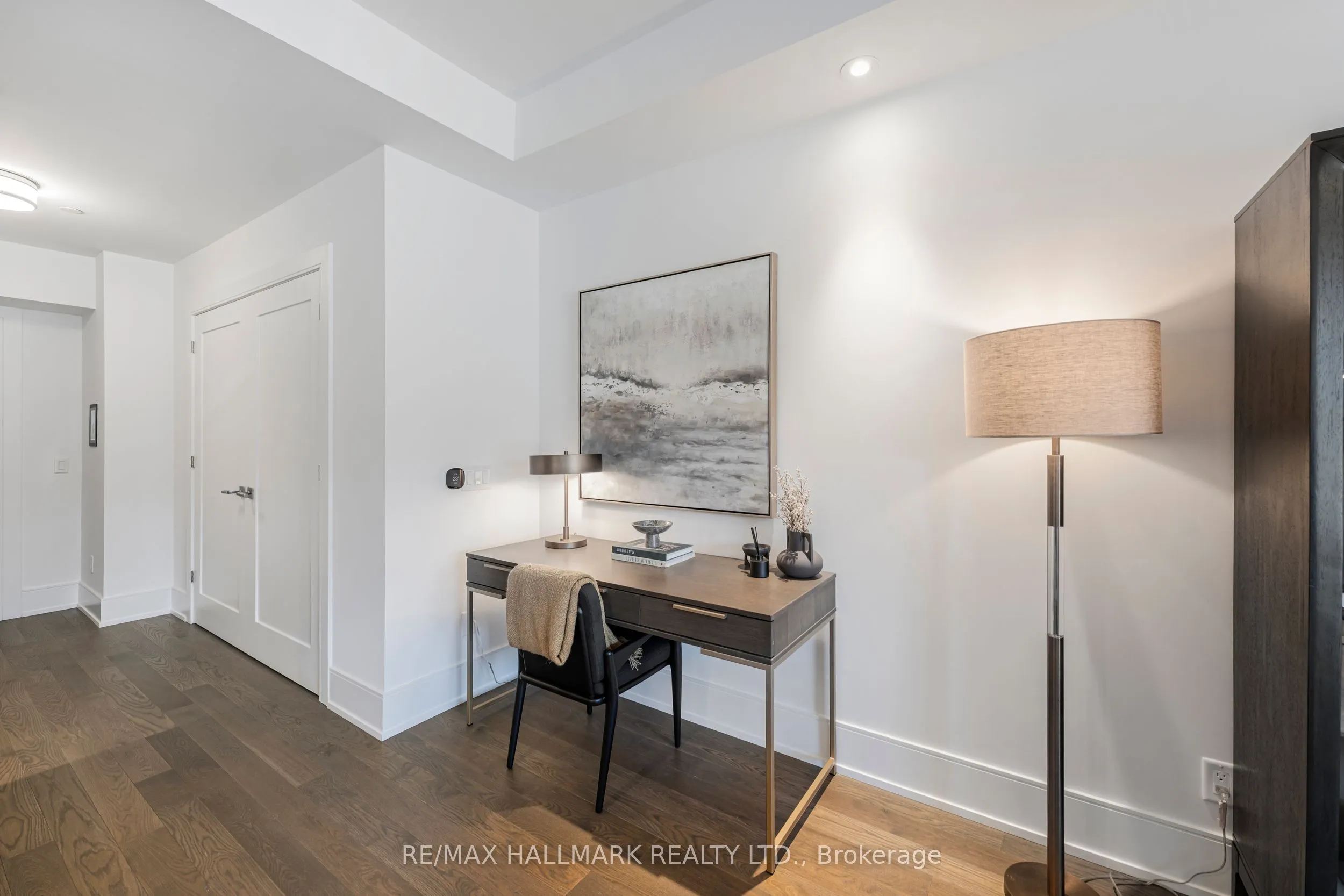 480 Front Street W, #516