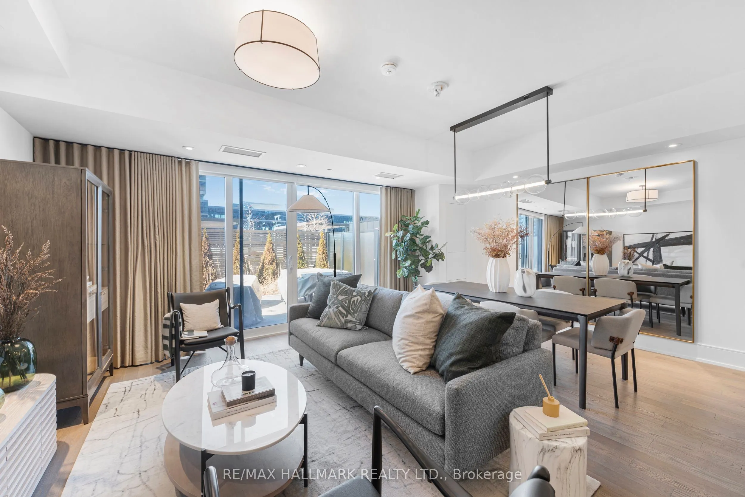 480 Front Street W, #516