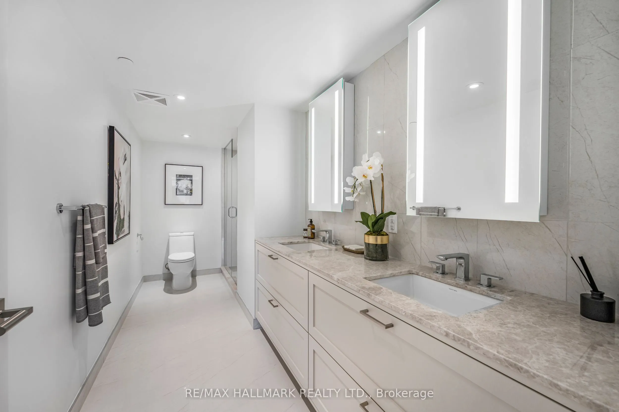 480 Front Street W, #516
